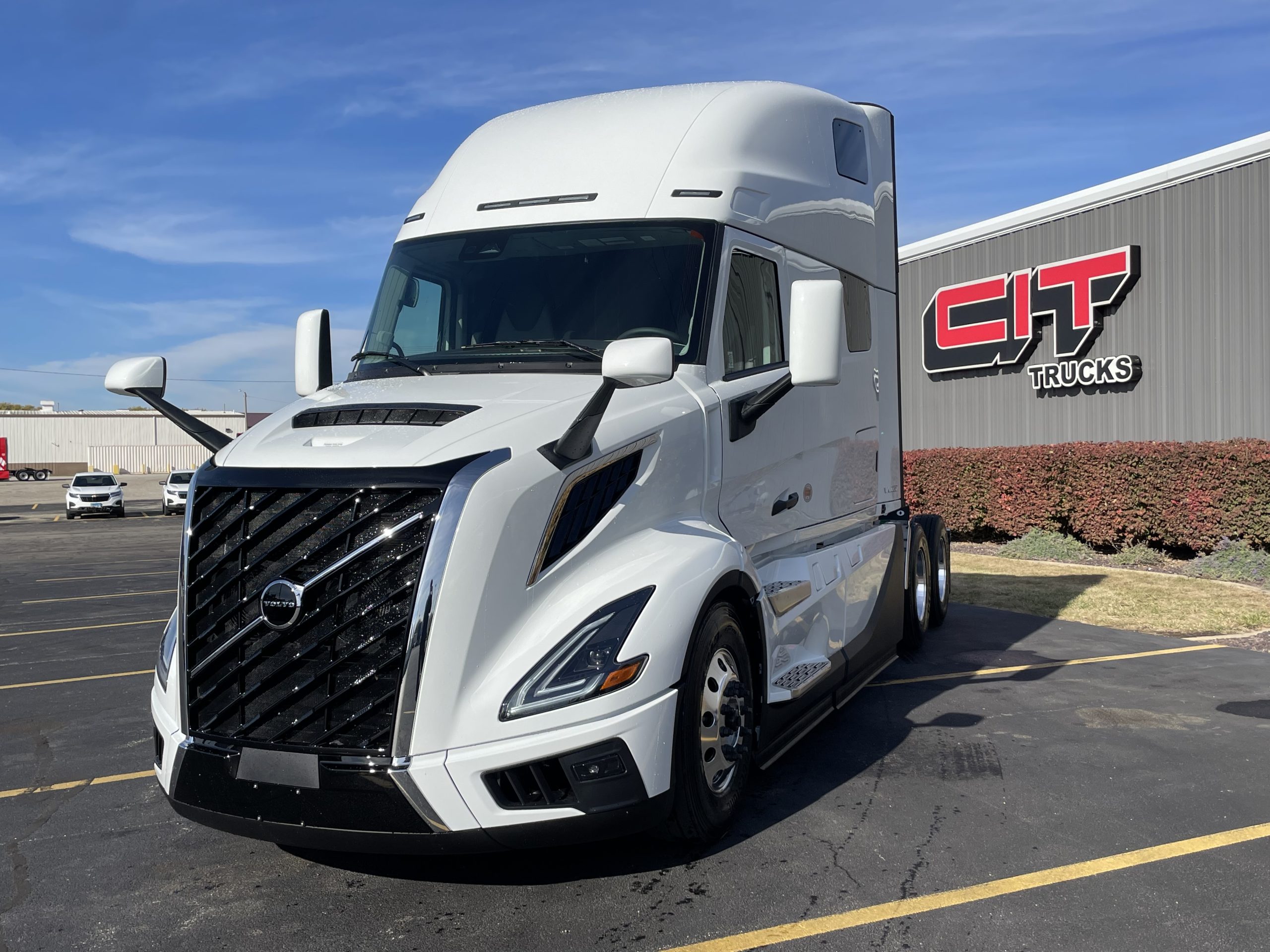 2026 VOLVO VNL860 2026 VOLVO VNL860 - image 1 of 6