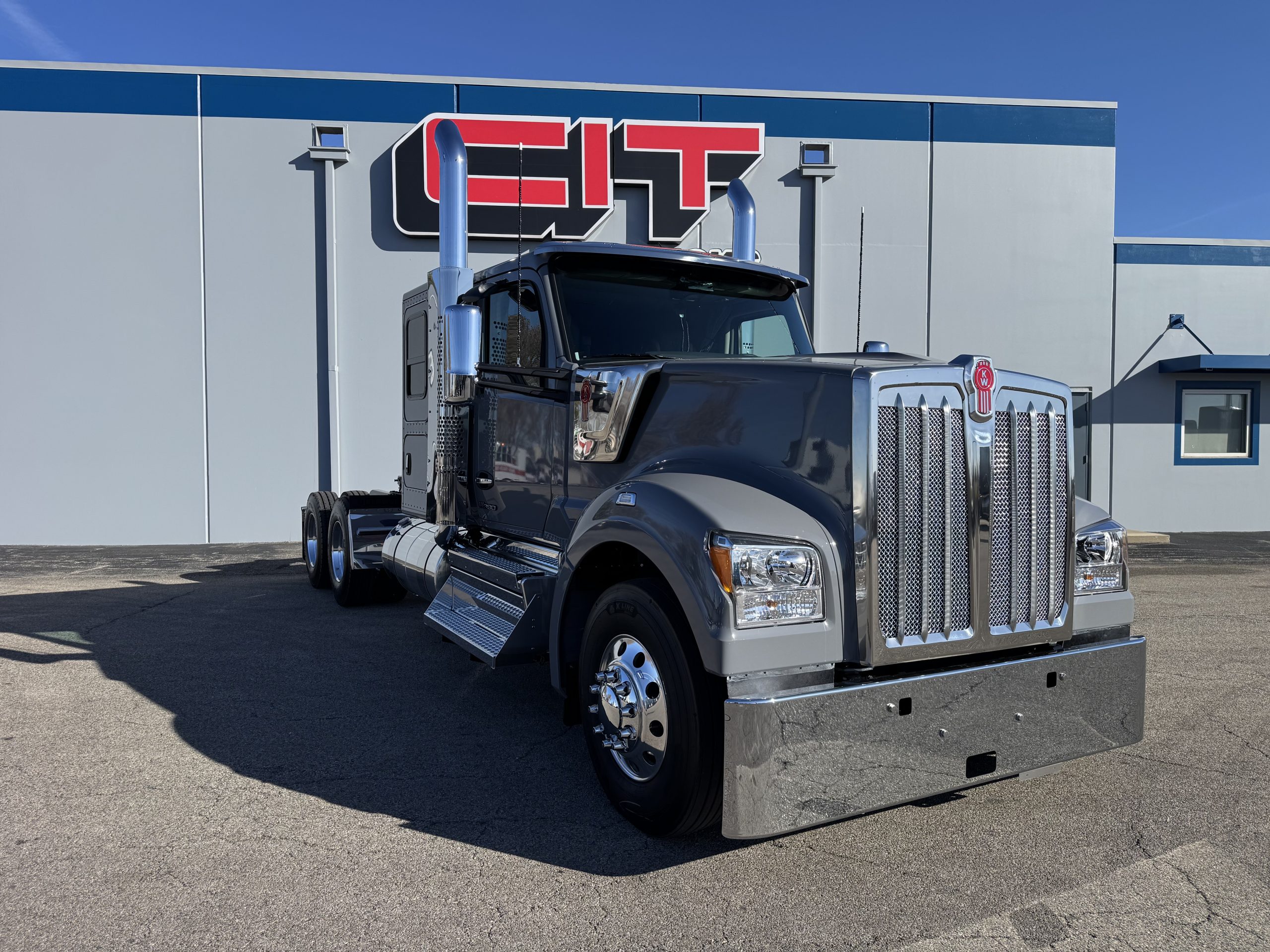 2026 KENWORTH W990 - image 2 of 6