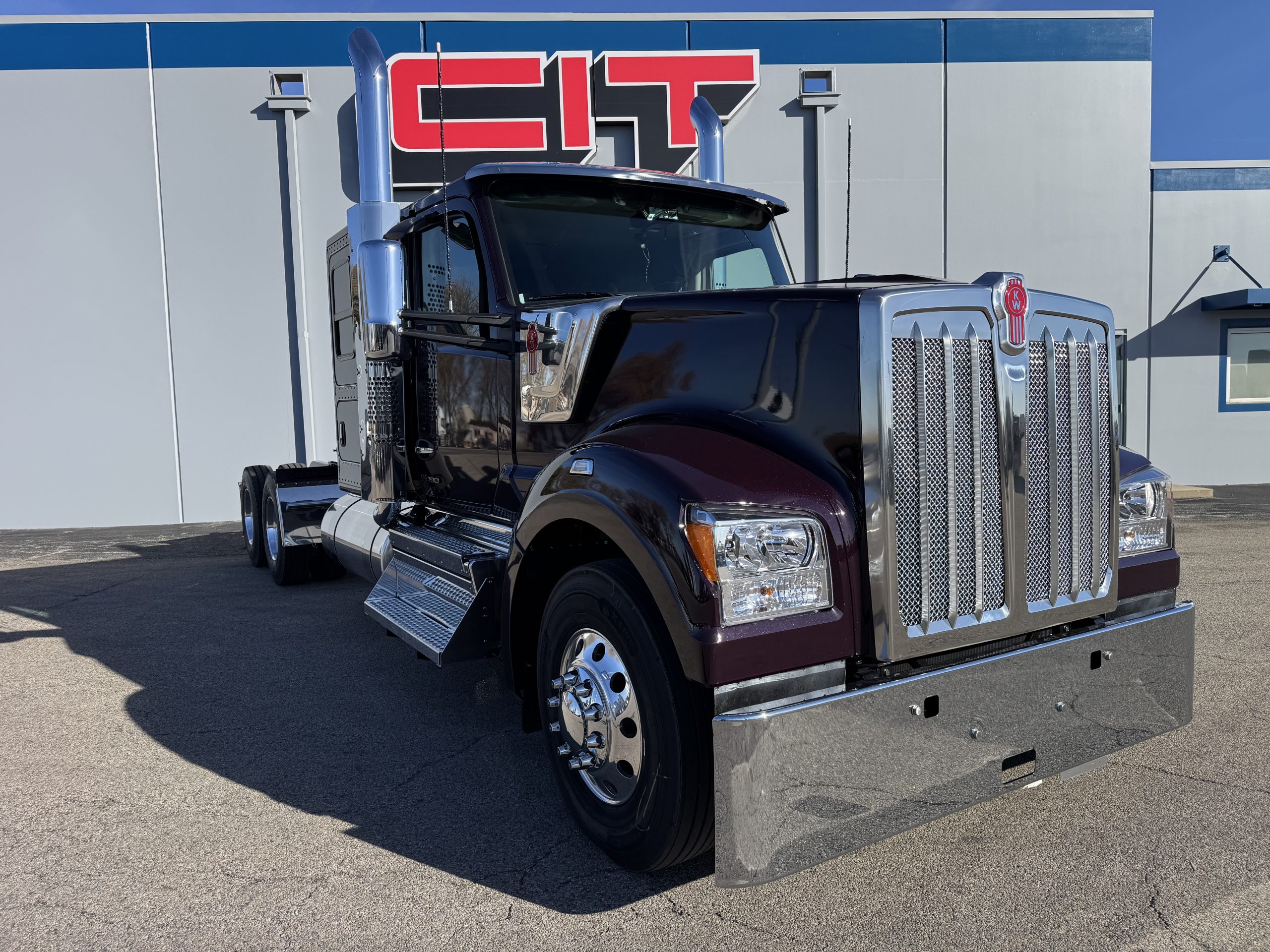 2026 KENWORTH W990 - image 2 of 6
