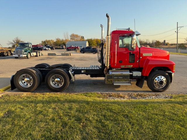 2023 MACK PINNACLE 2023 MACK PINNACLE - image 2 of 6