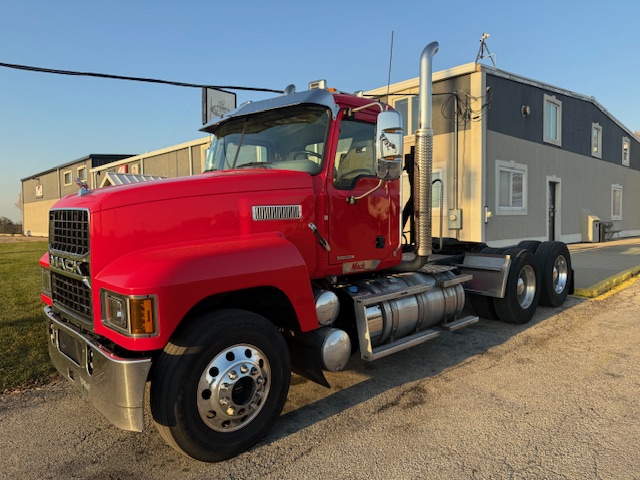 2023 MACK PINNACLE 2023 MACK PINNACLE - image 1 of 6