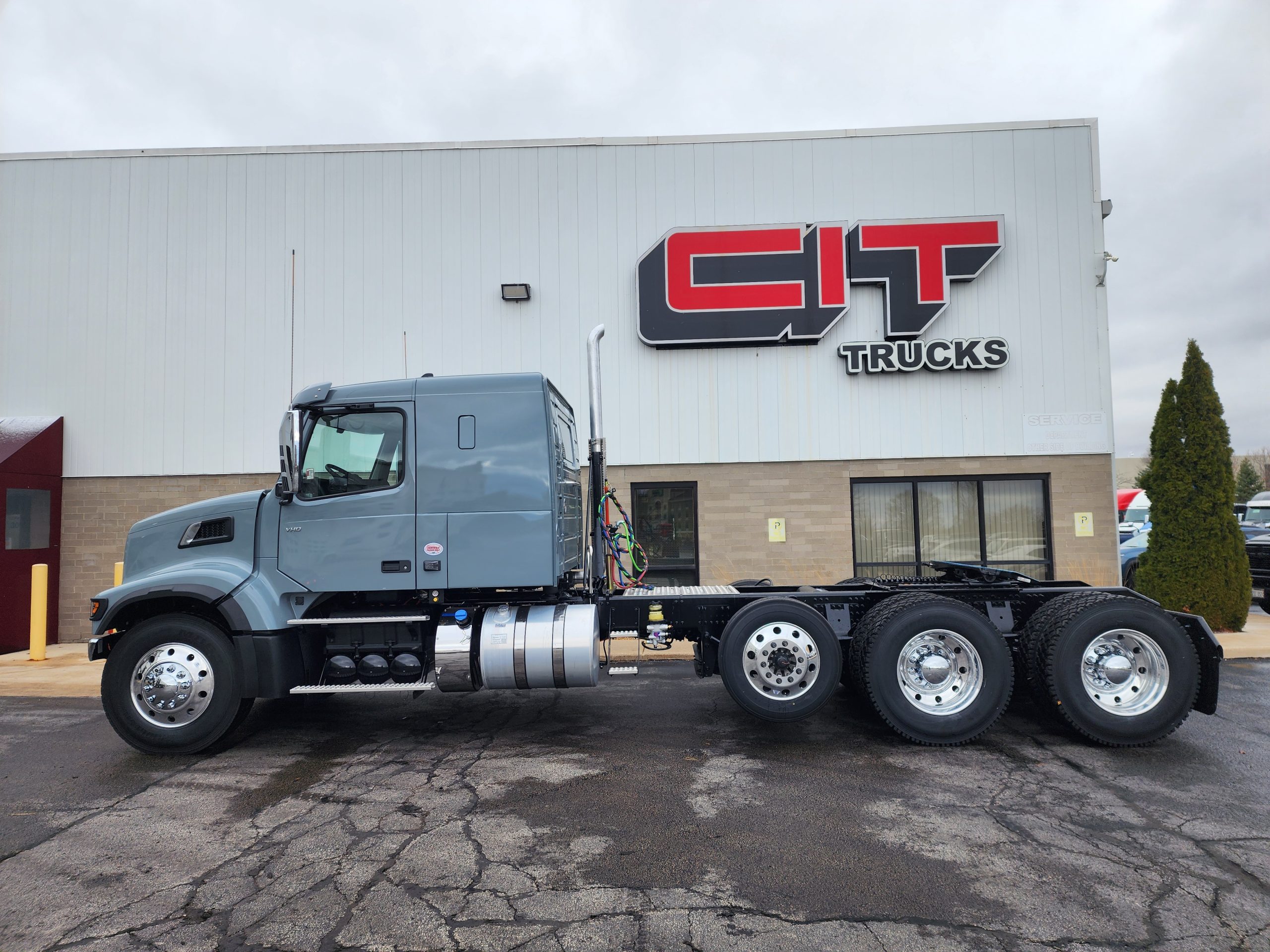 2026 VOLVO VHD400 2026 VOLVO VHD400 - image 3 of 6