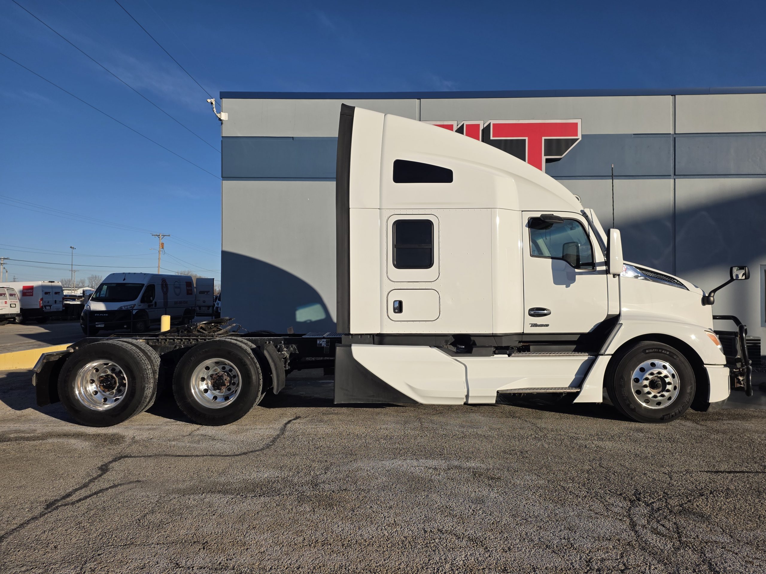 2023 KENWORTH T680 2023 KENWORTH T680 - image 4 of 6