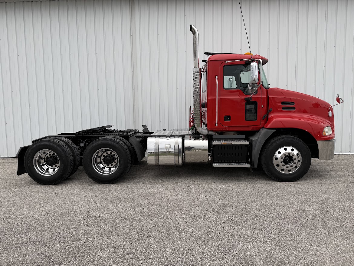 2016 MACK CXU 2016 MACK CXU - image 3 of 6