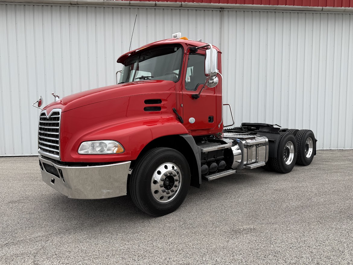 2016 MACK CXU 2016 MACK CXU - image 1 of 6