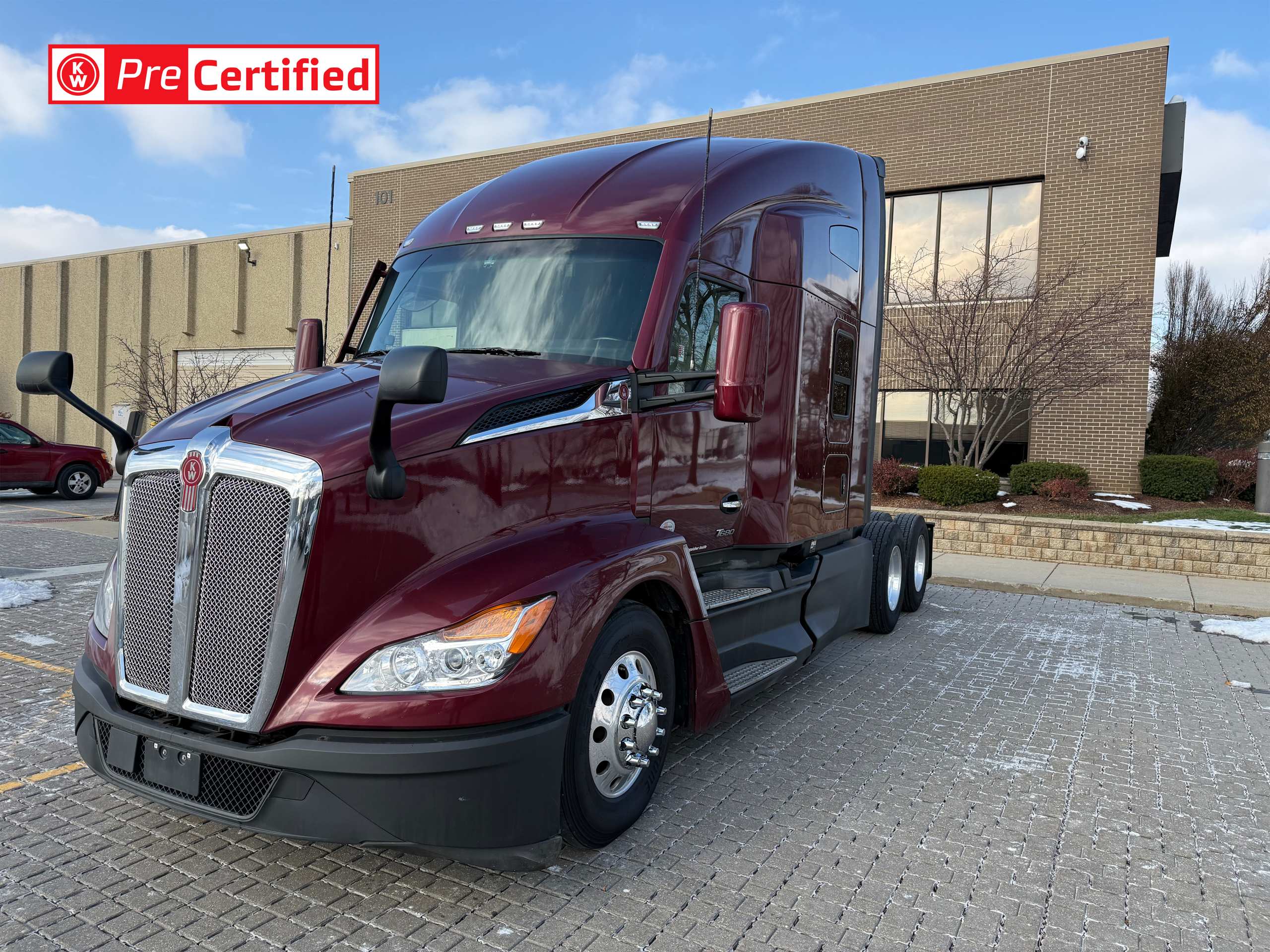 2022 KENWORTH T680 - image 1 of 6