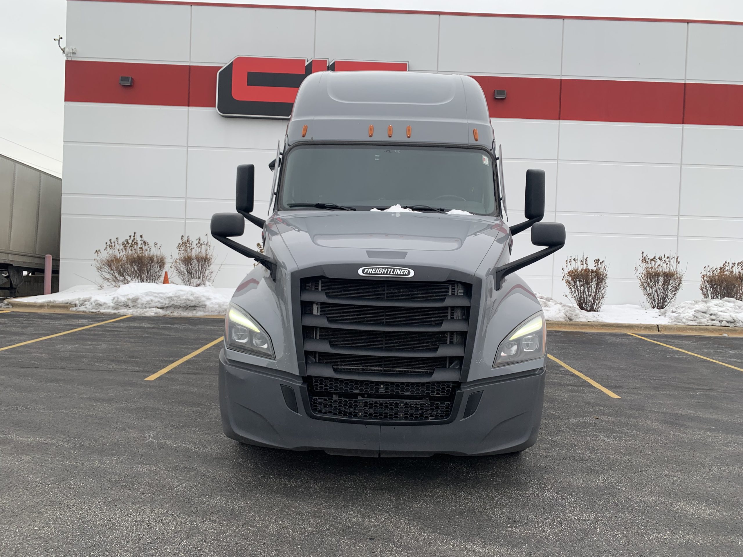 2023 FREIGHTLINER CASCADIA 2023 FREIGHTLINER CASCADIA - image 2 of 6