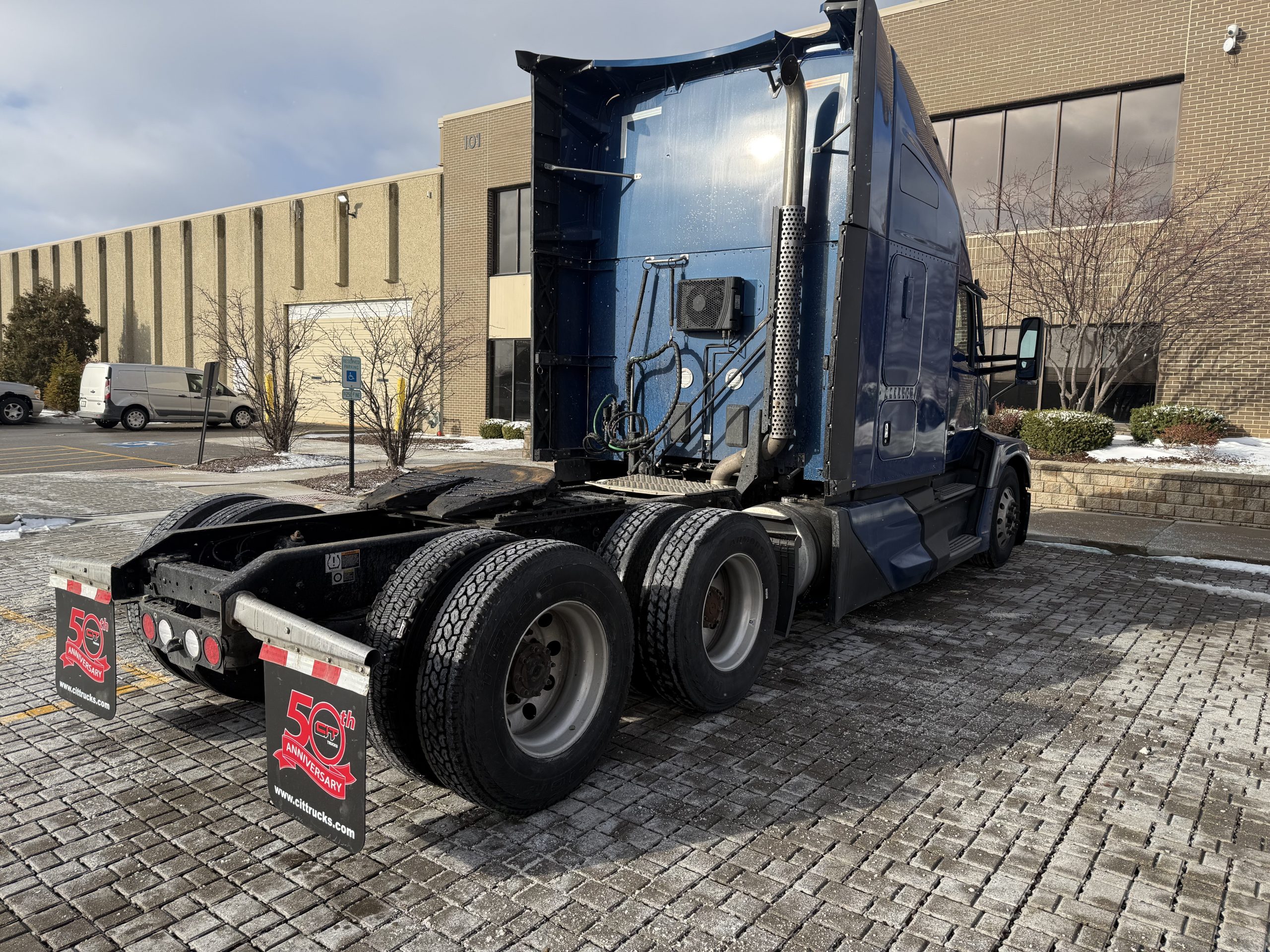 2023 KENWORTH T680 - image 6 of 6