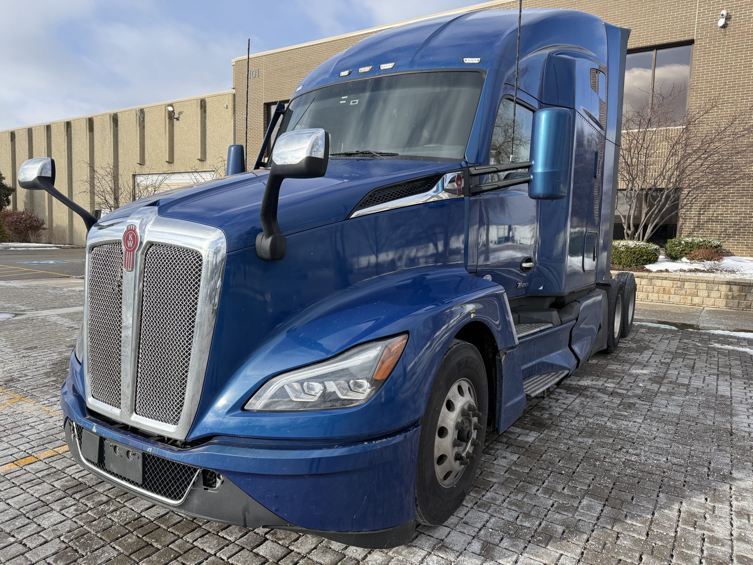 2021 KENWORTH T680 - image 2 of 6