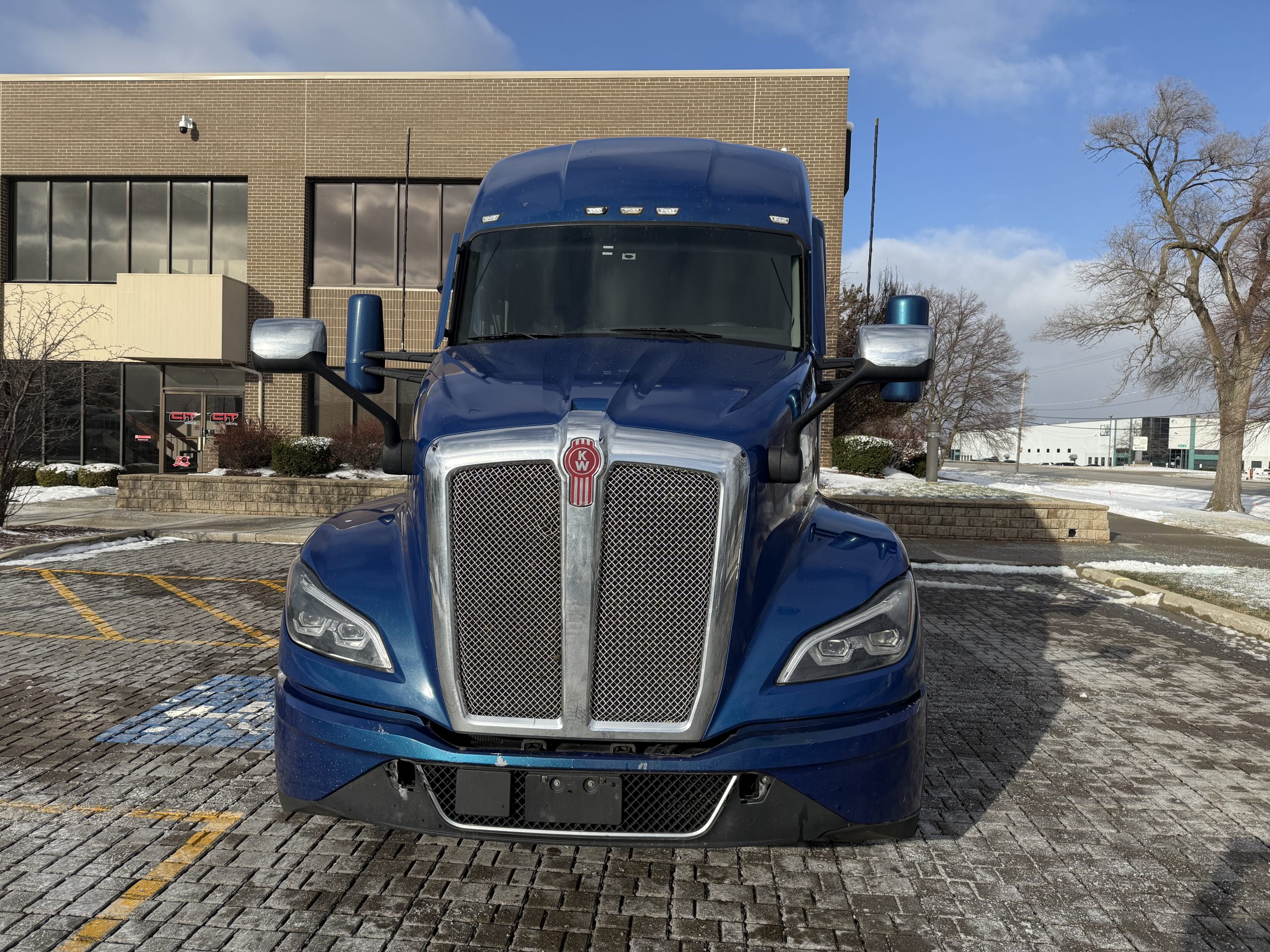 2021 KENWORTH T680 - image 3 of 6