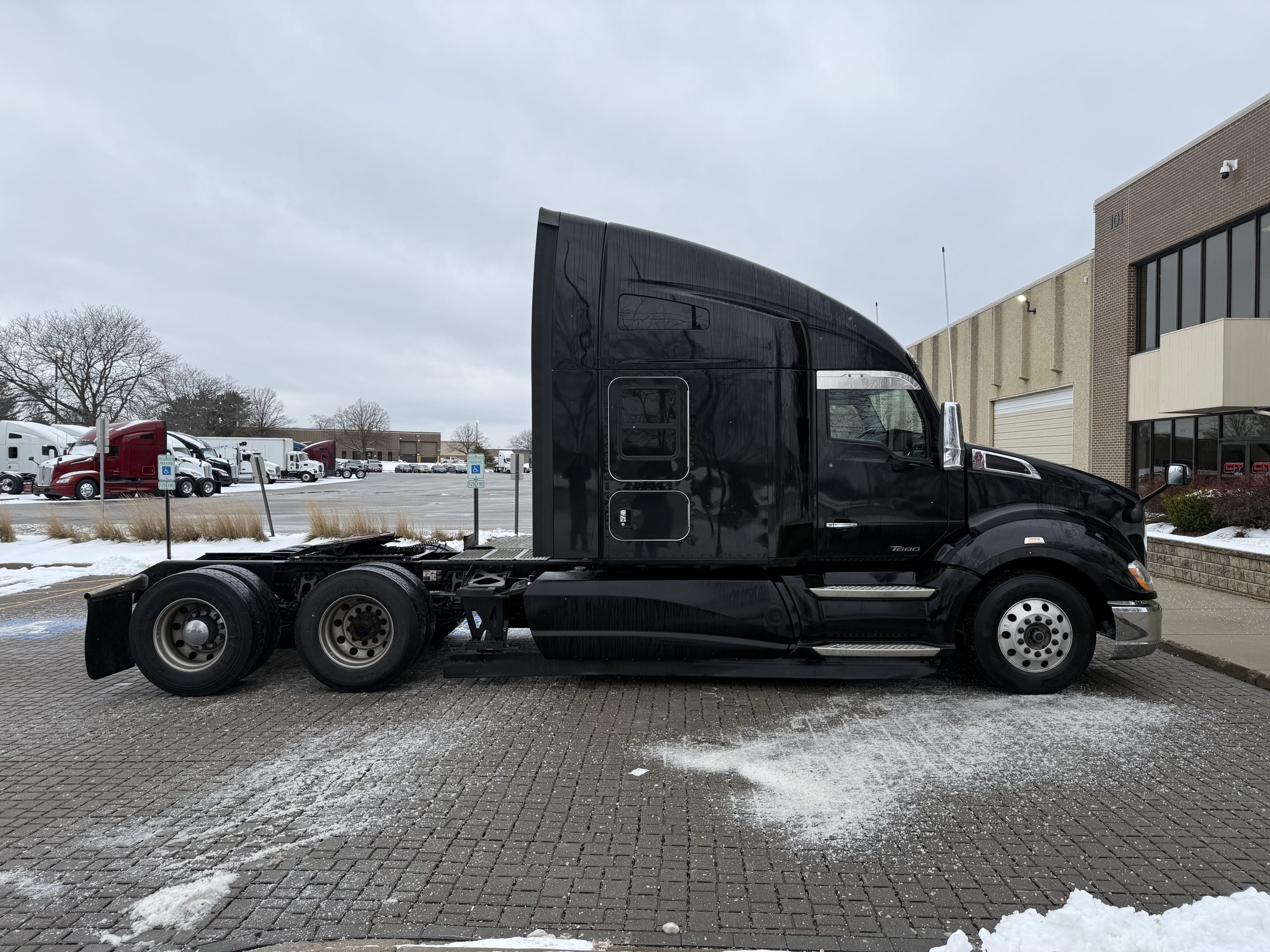 2020 KENWORTH T680 2020 KENWORTH T680 - image 4 of 6
