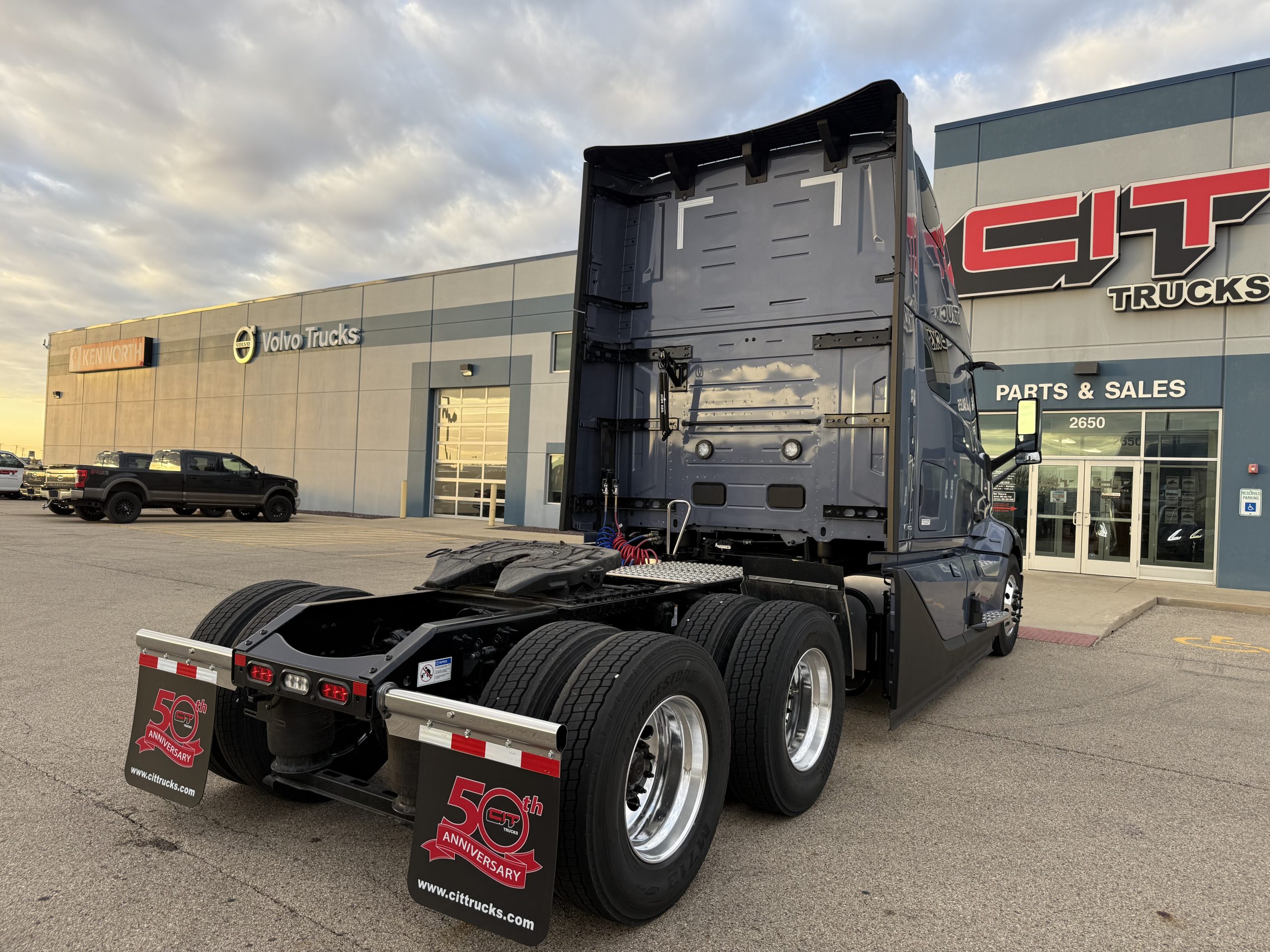 2026 VOLVO VNL860 - image 5 of 6