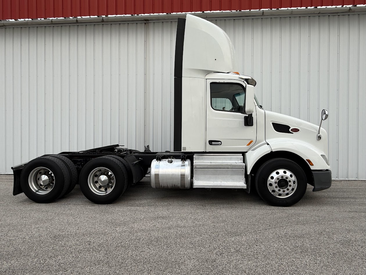 2019 PETERBILT 579 2019 PETERBILT 579 - image 4 of 6