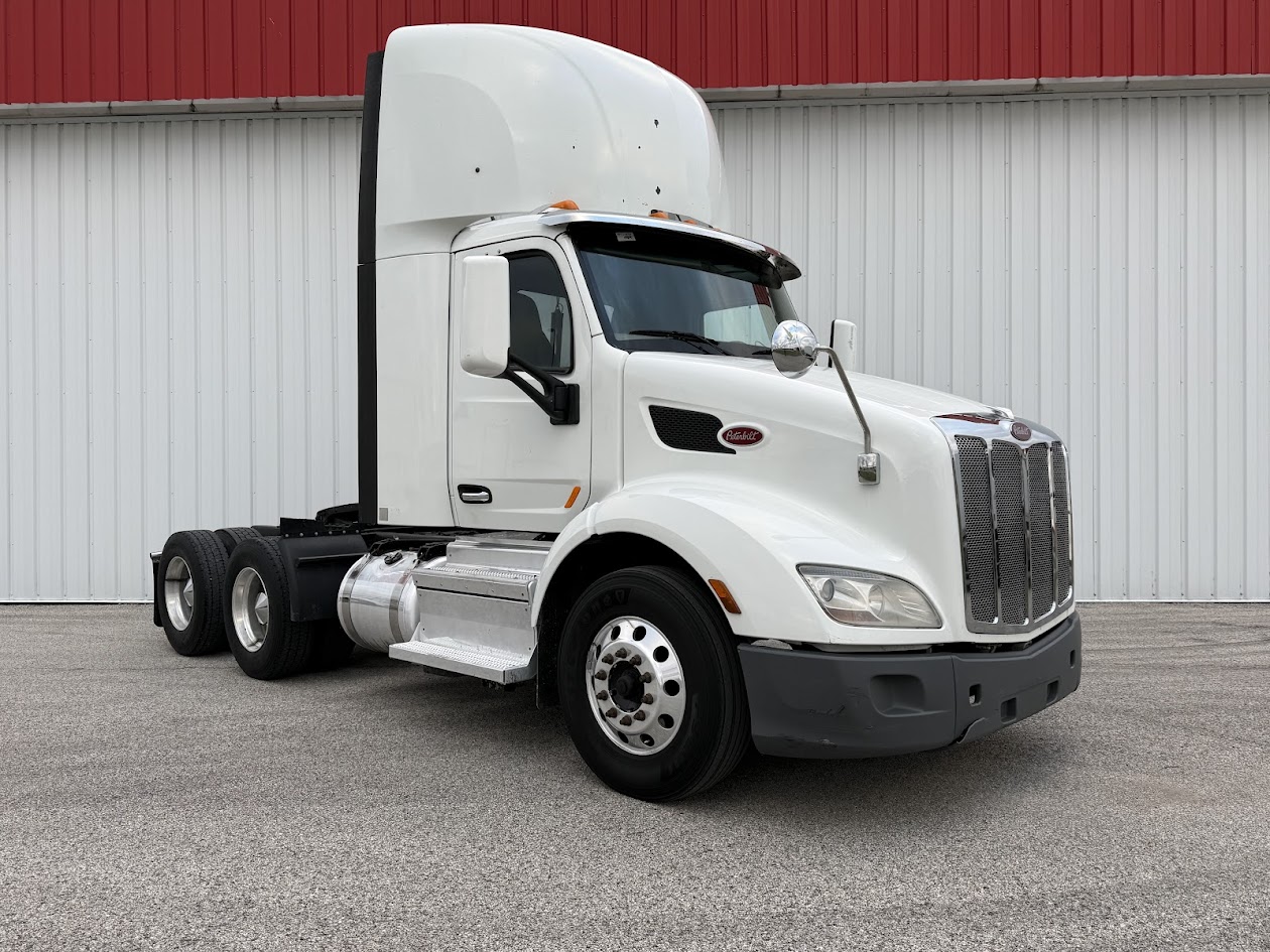 2019 PETERBILT 579 2019 PETERBILT 579 - image 3 of 6