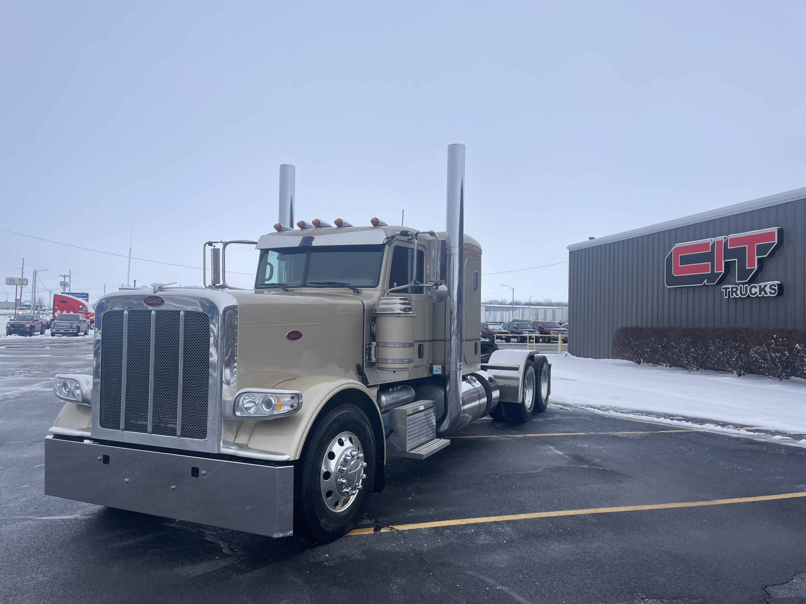 2024 PETERBILT 389 - image 1 of 6