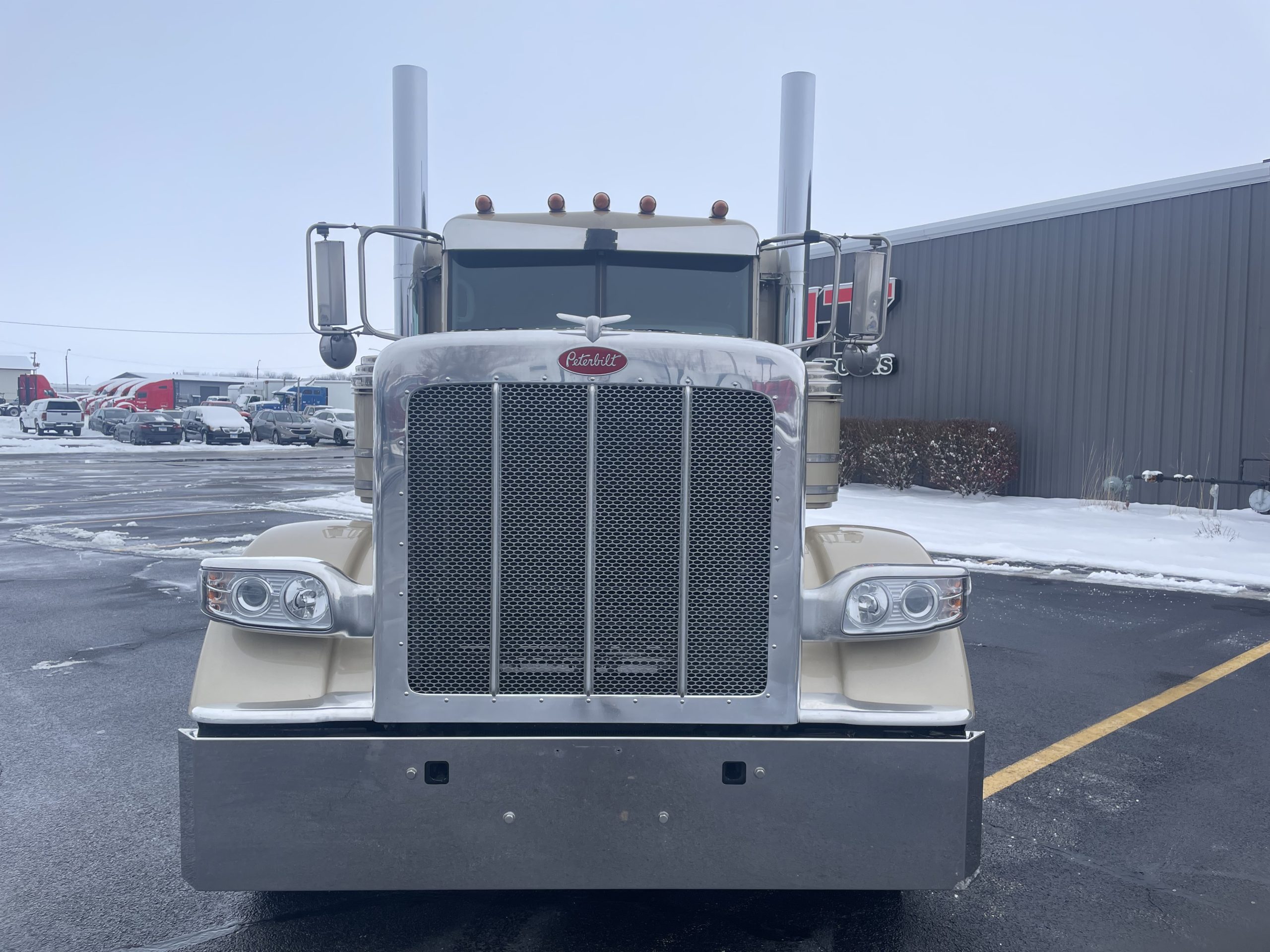 2024 PETERBILT 389 - image 4 of 6