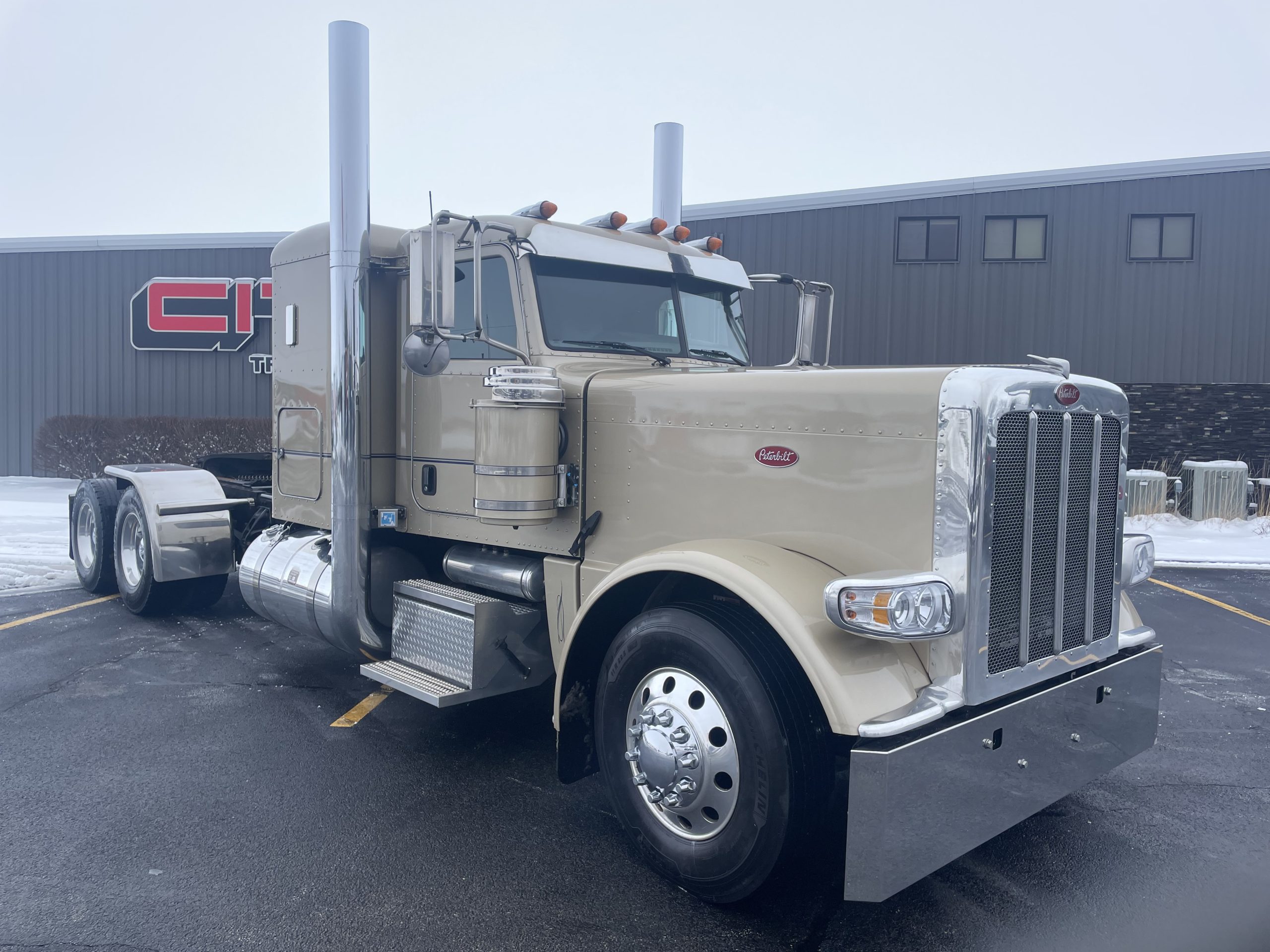 2024 PETERBILT 389 - image 5 of 6