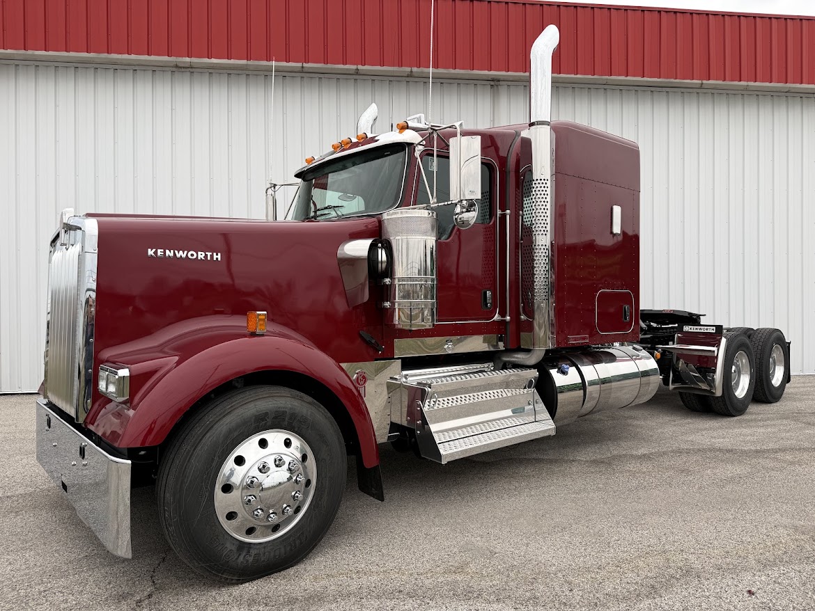 2026 Kenworth W900 - image 1