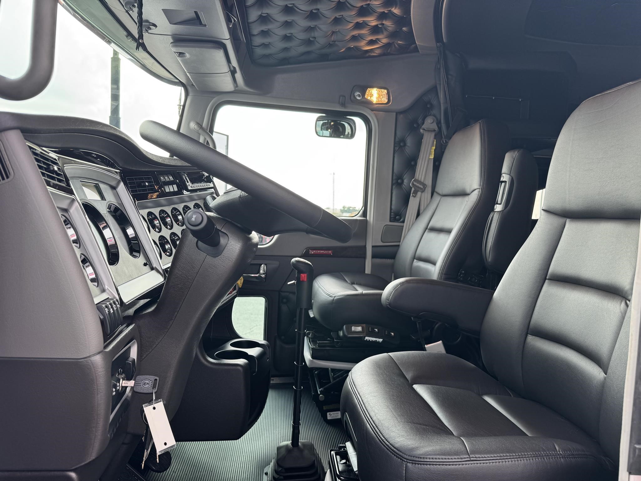 2026 KENWORTH W900L - image 6 of 6