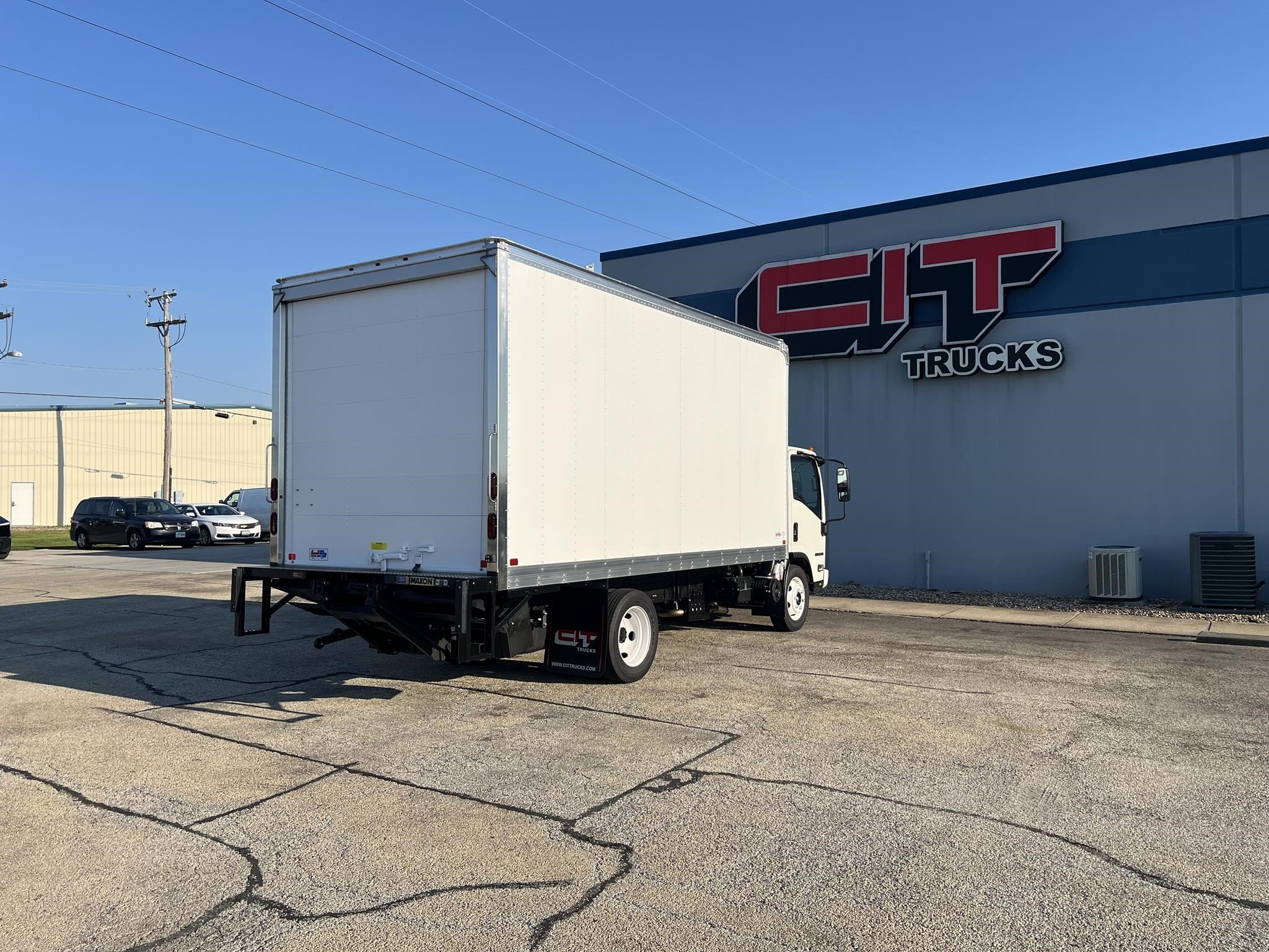 2025 Isuzu NPR - image 4