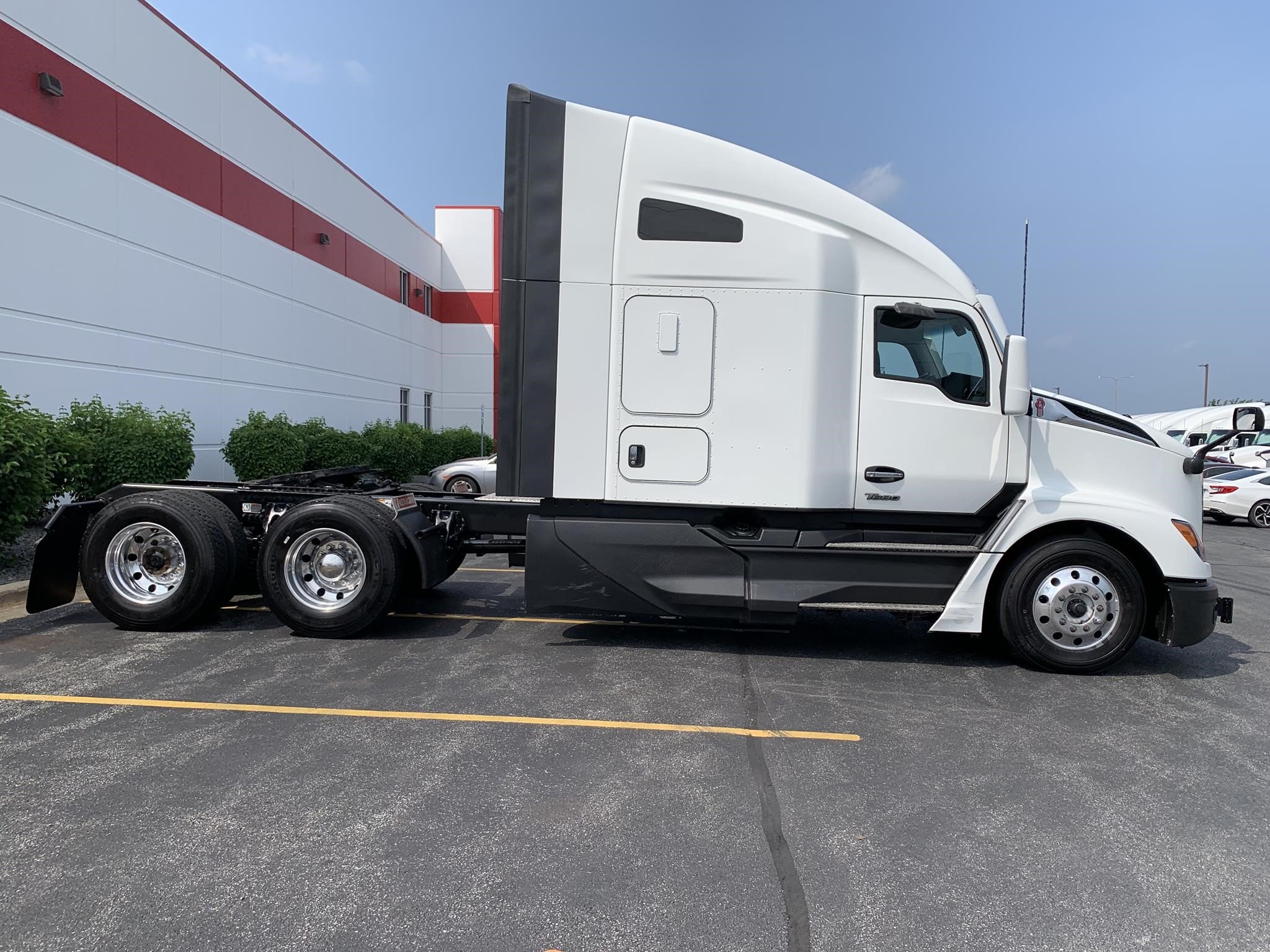 2023 Kenworth T680 - image 4