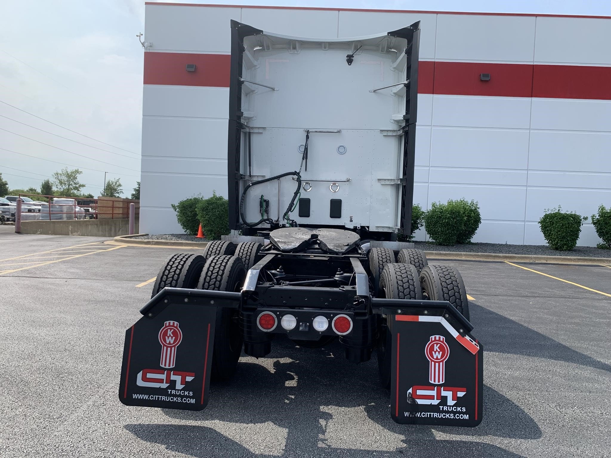 2023 Kenworth T680 - image 6