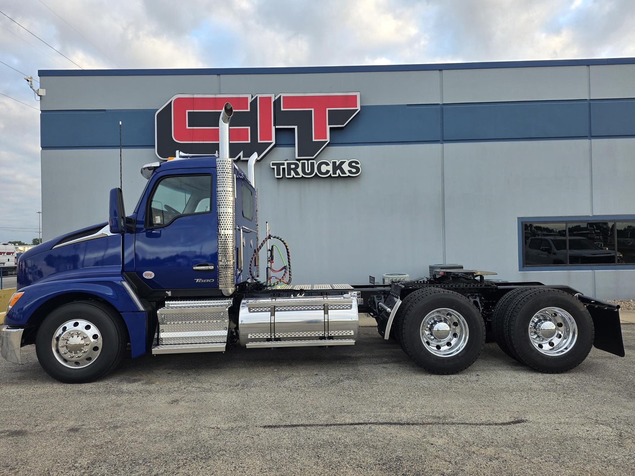 2026 Kenworth T680 - image 6