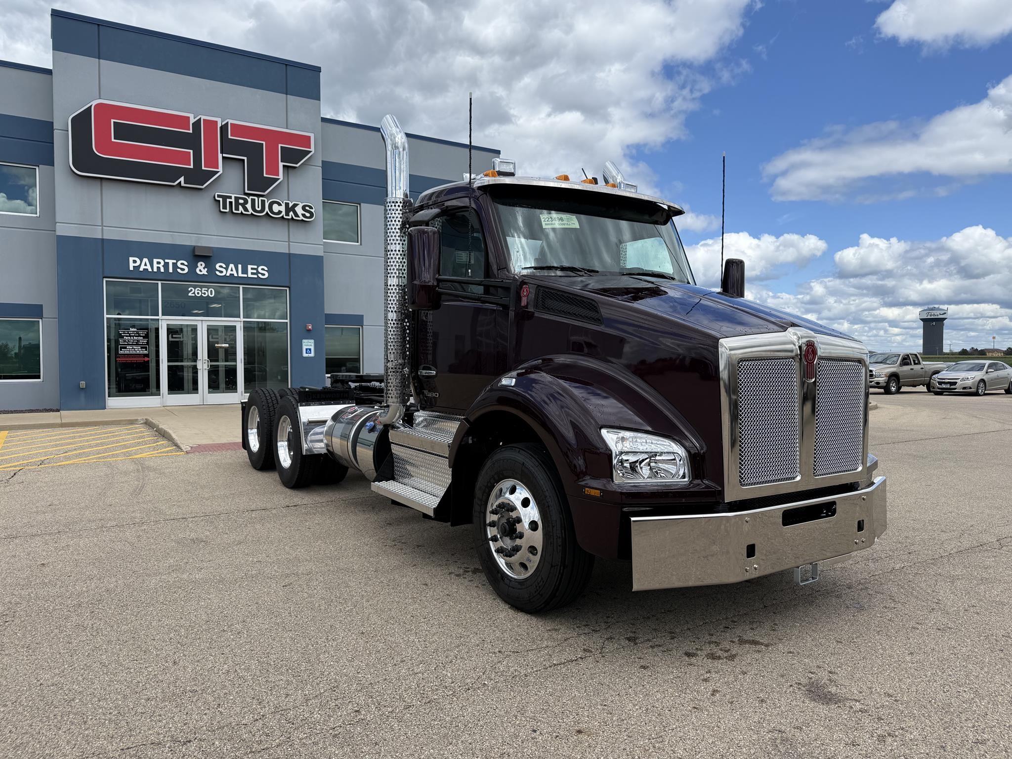 2026 Kenworth T880 - image 3