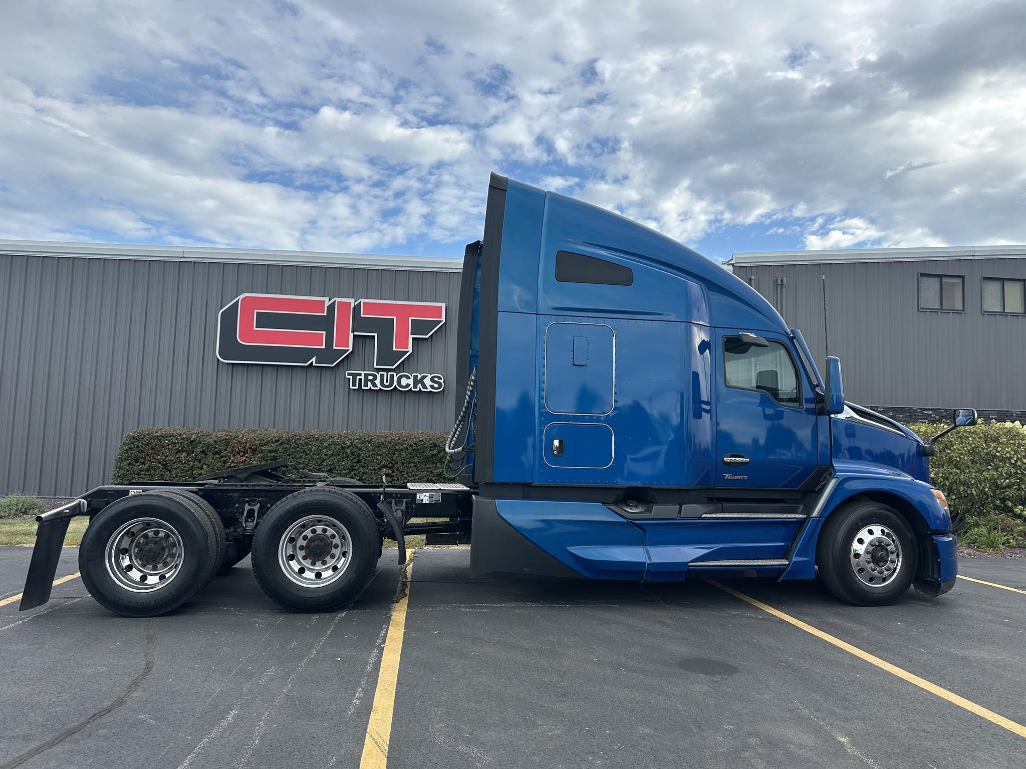 2023 Kenworth T680 - image 5