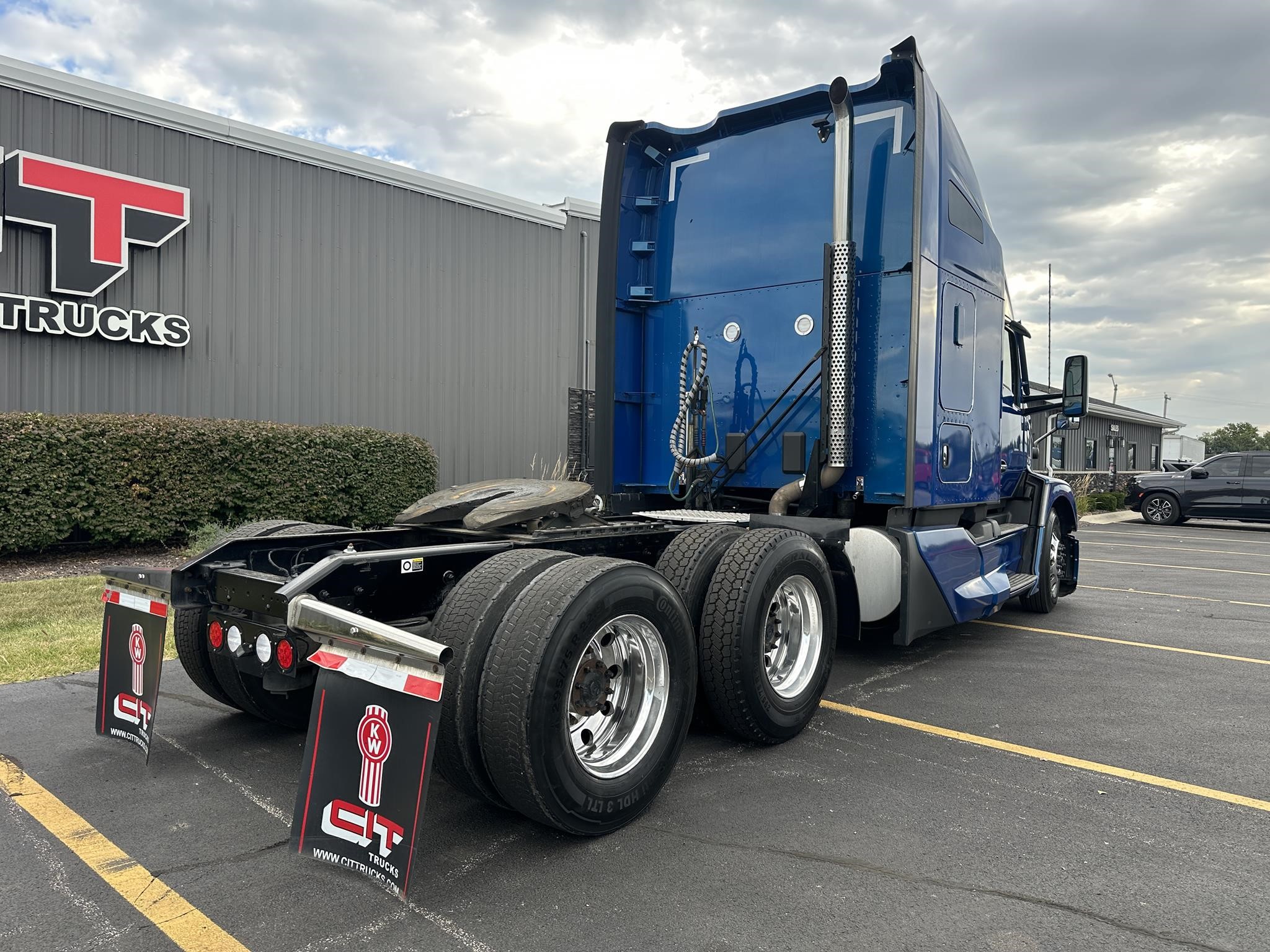 2023 Kenworth T680 - image 4