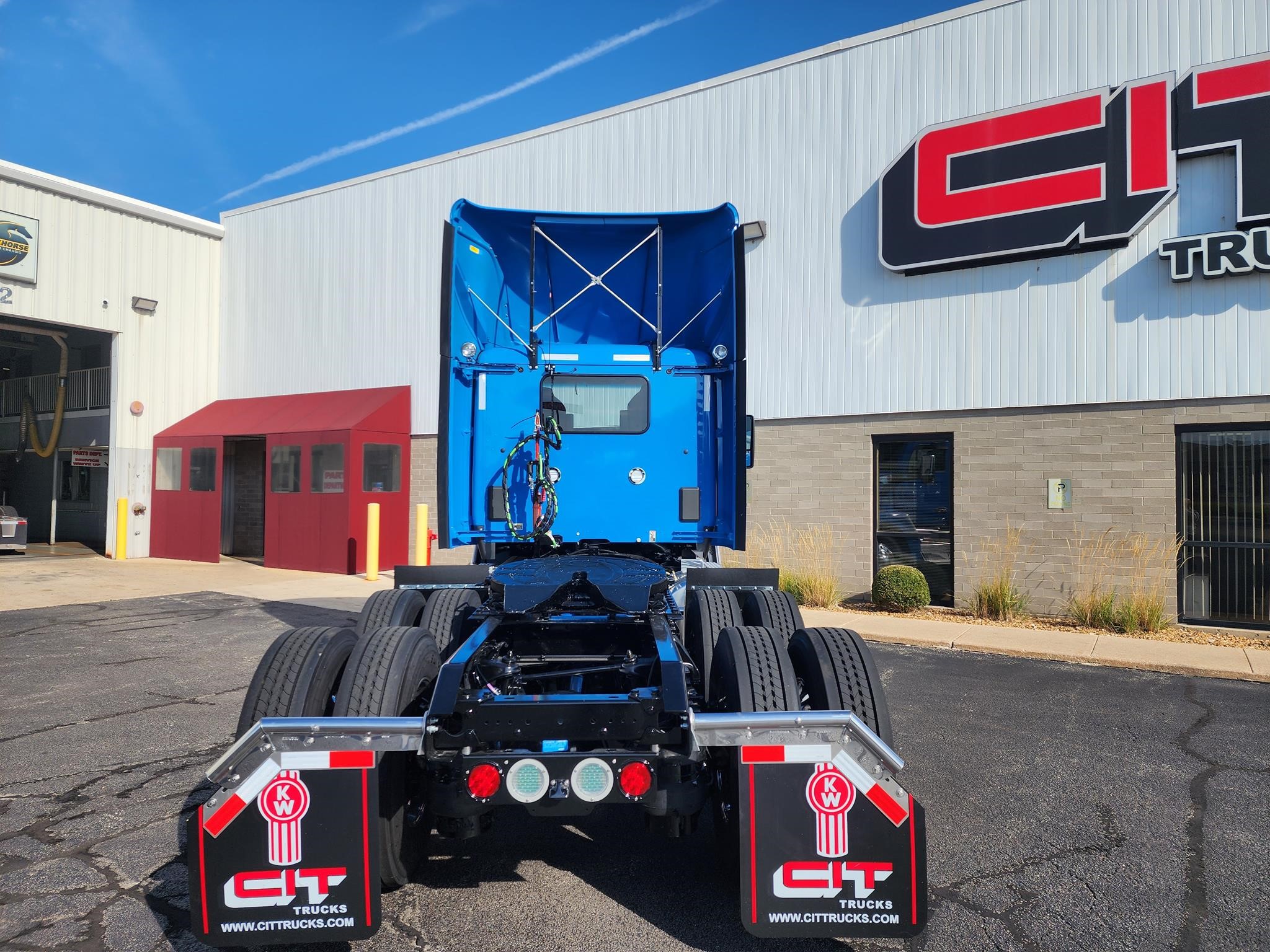 2026 Kenworth T680 - image 4