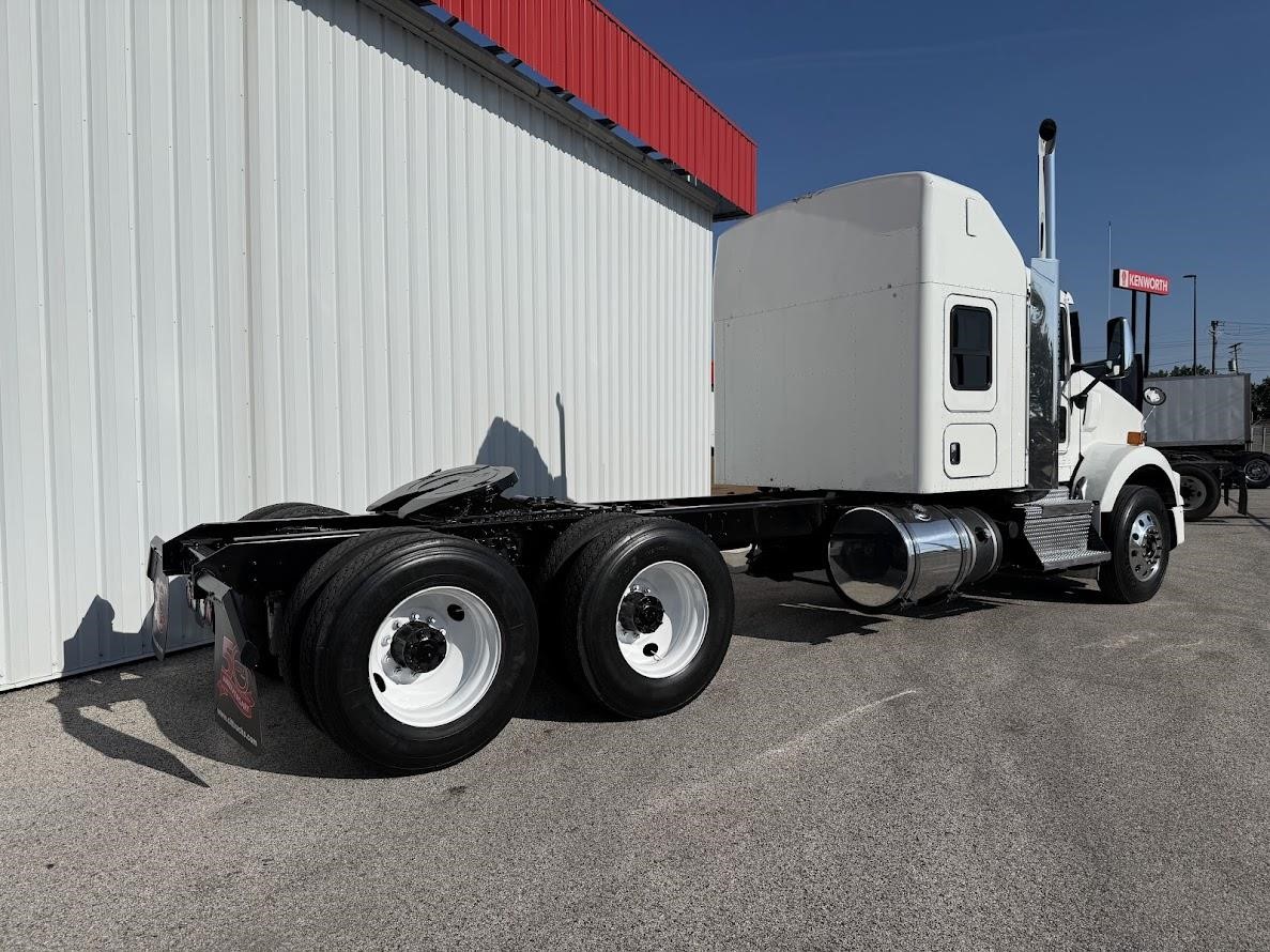 2019 Kenworth T800 - image 4