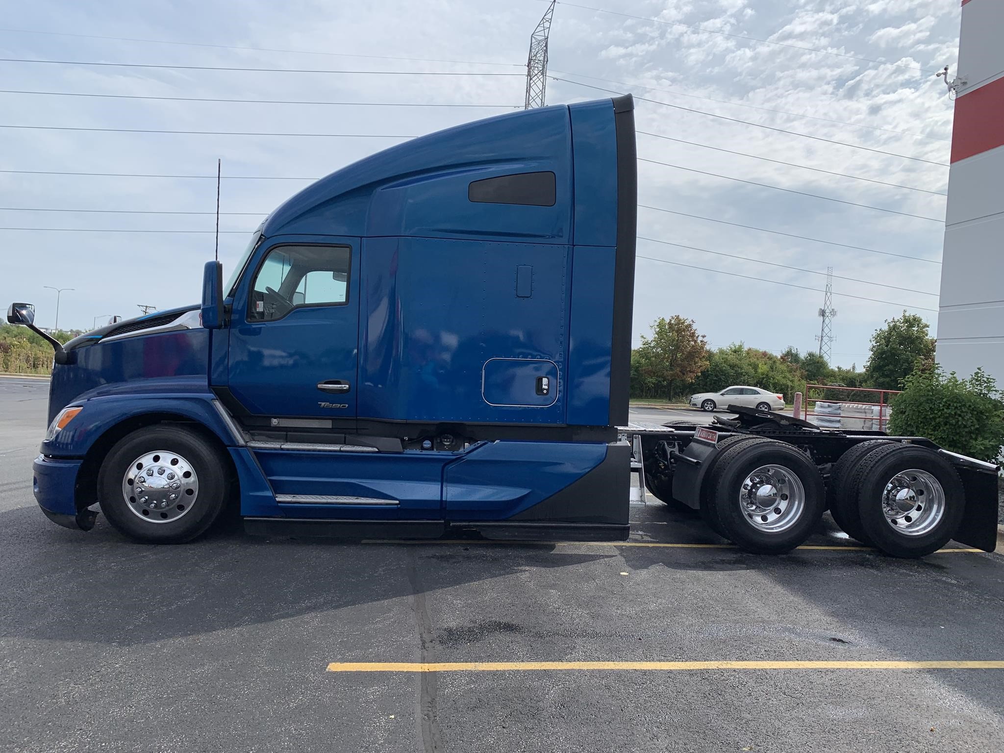 2023 Kenworth T680 - image 5