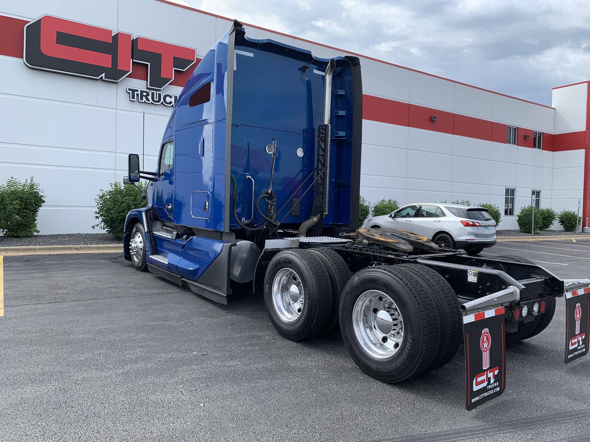 2023 Kenworth T680 - image 6