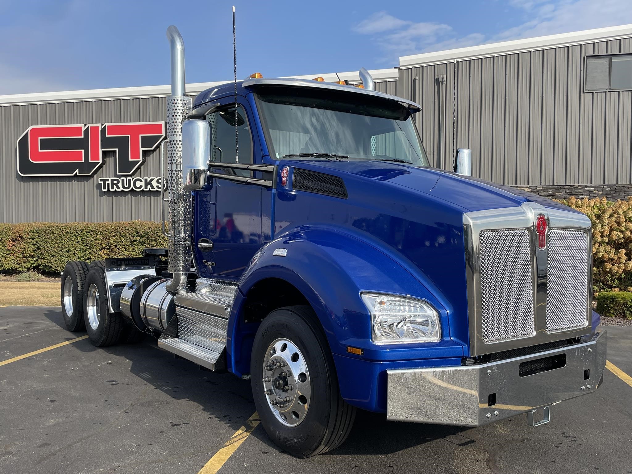 2026 Kenworth T880 - image 3
