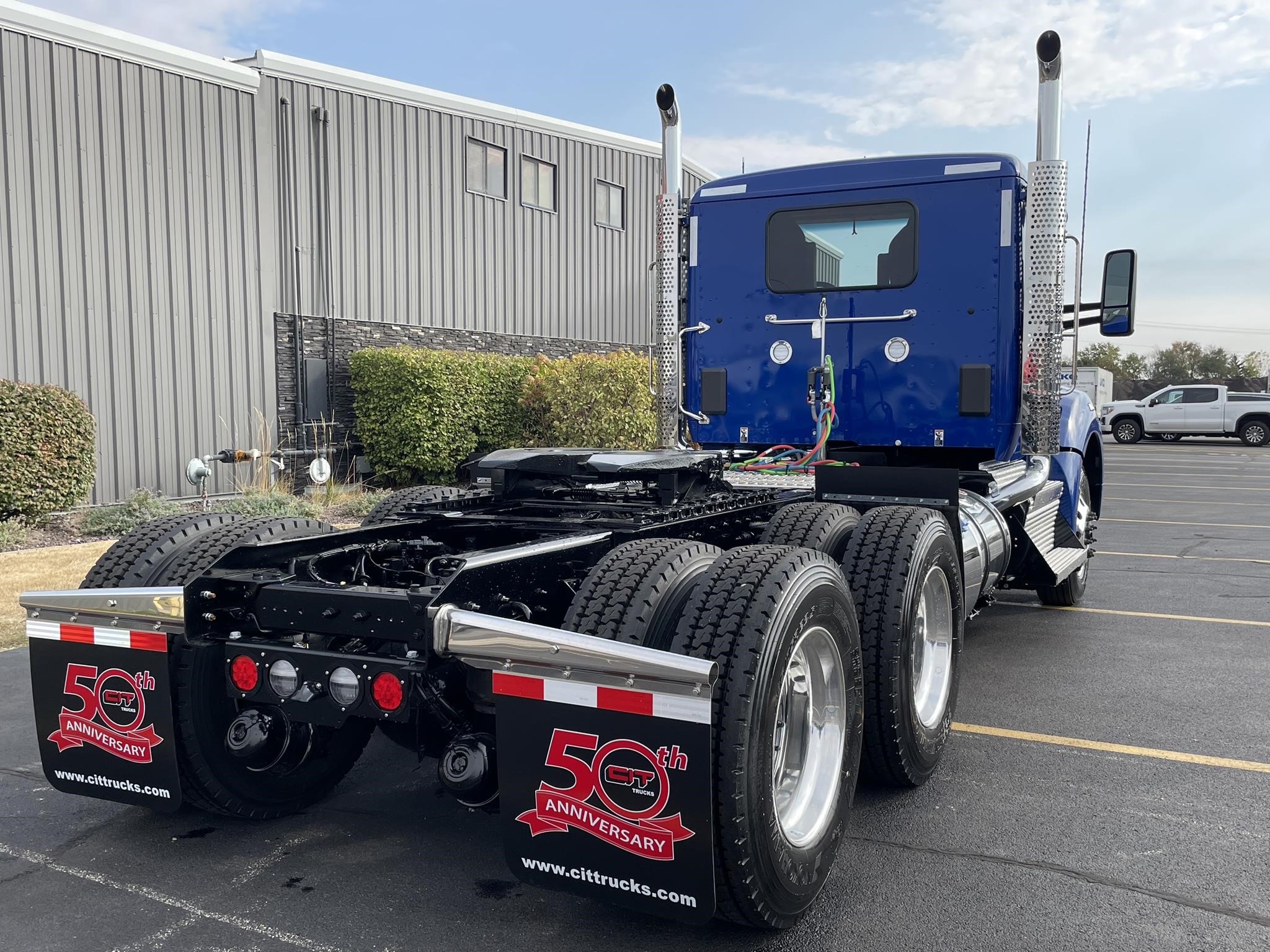 2026 Kenworth T880 - image 5