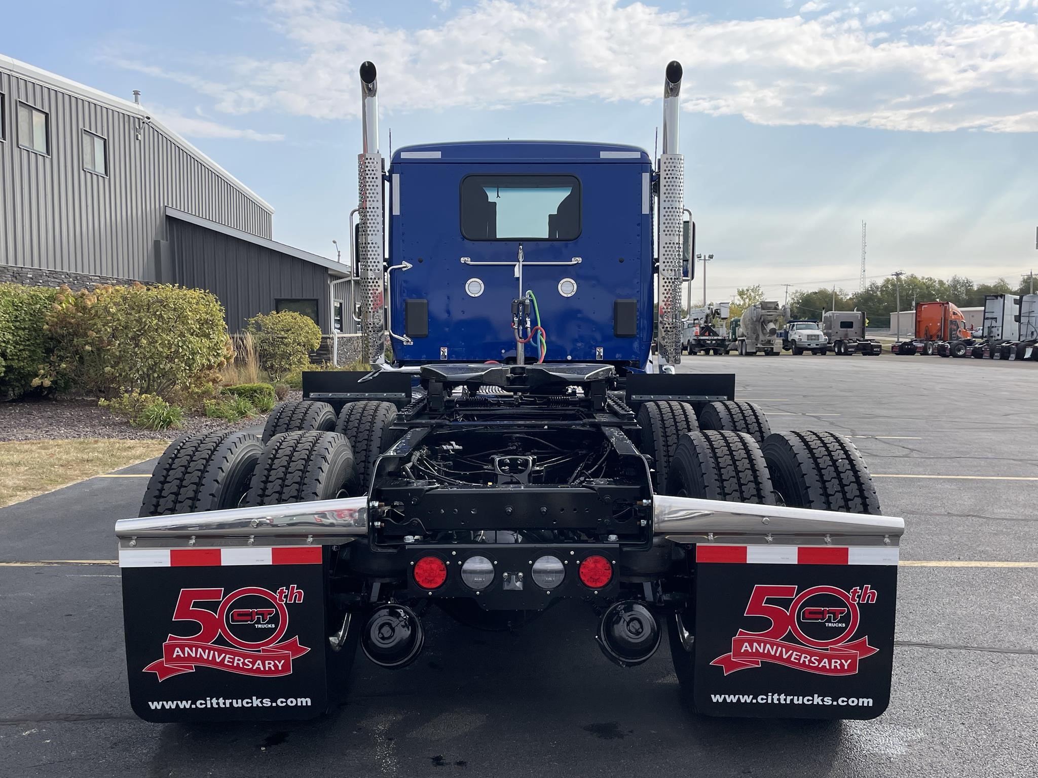 2026 Kenworth T880 - image 6