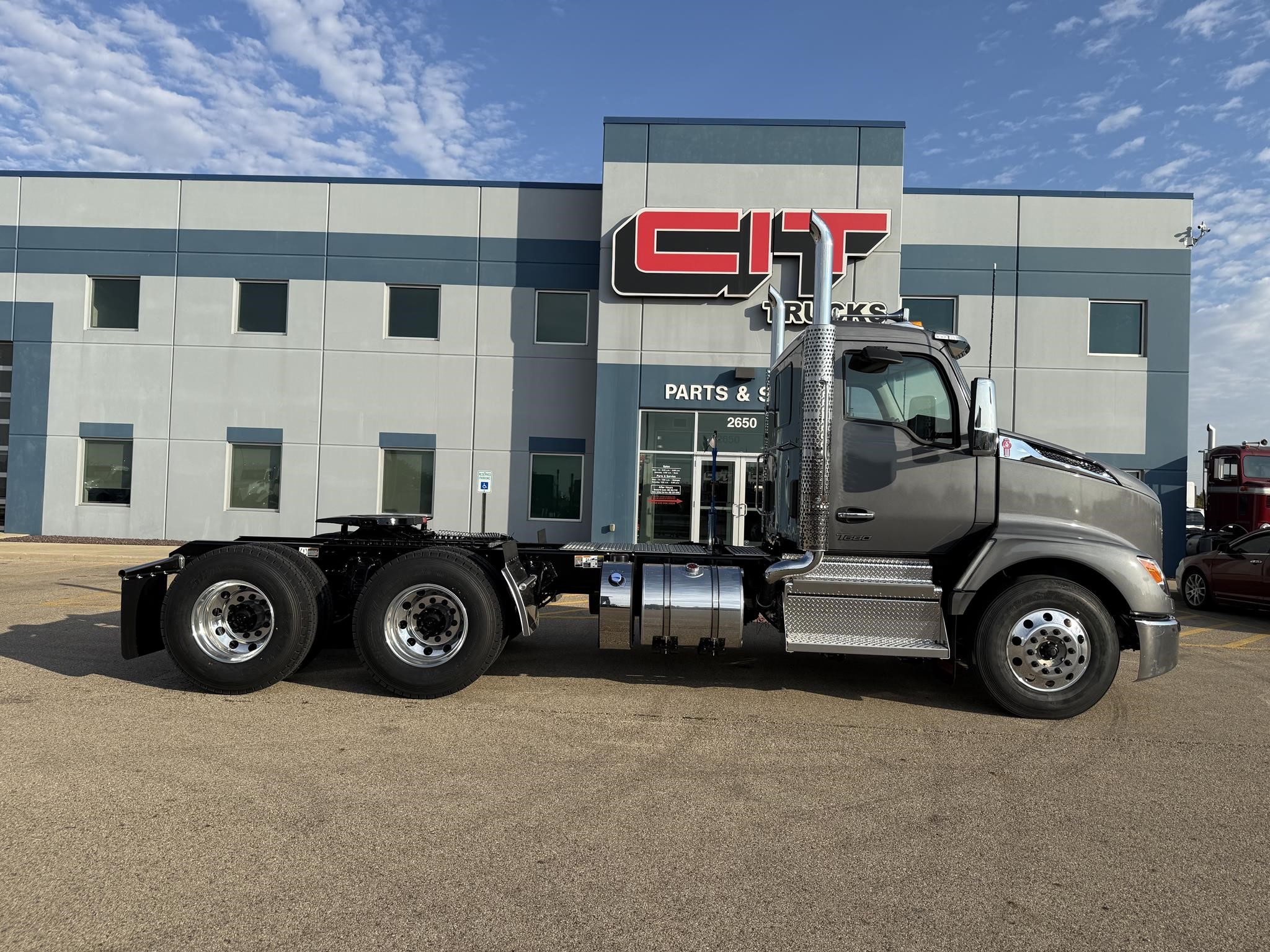 2026 Kenworth T680 - image 4