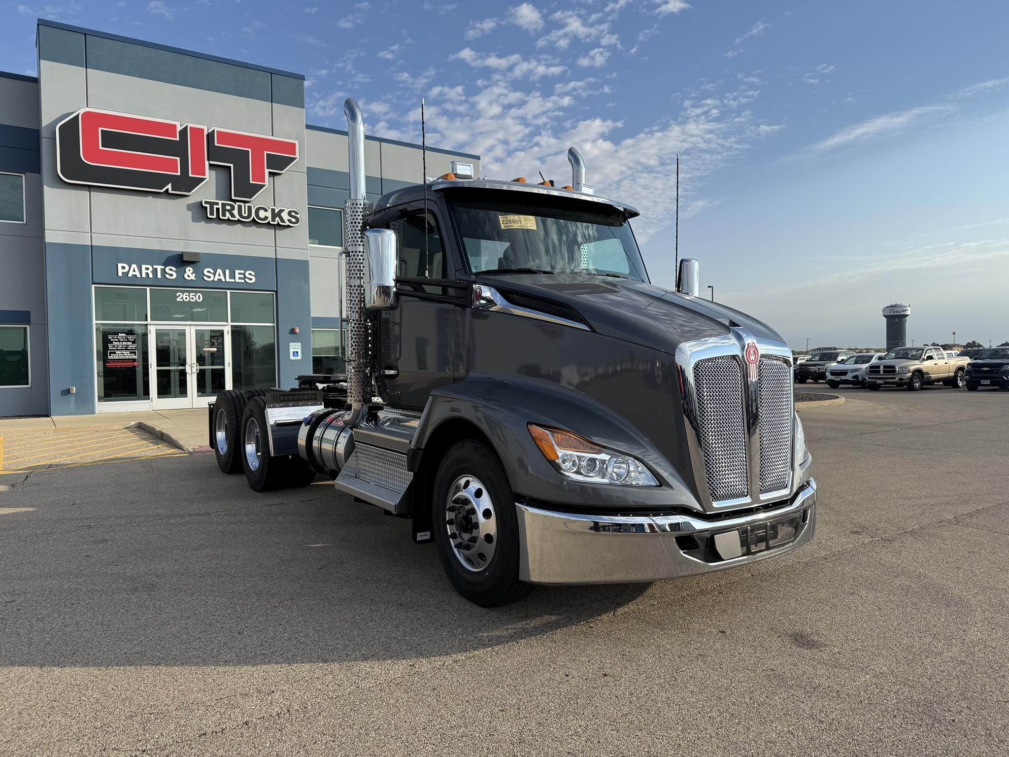 2026 Kenworth T680 - image 3