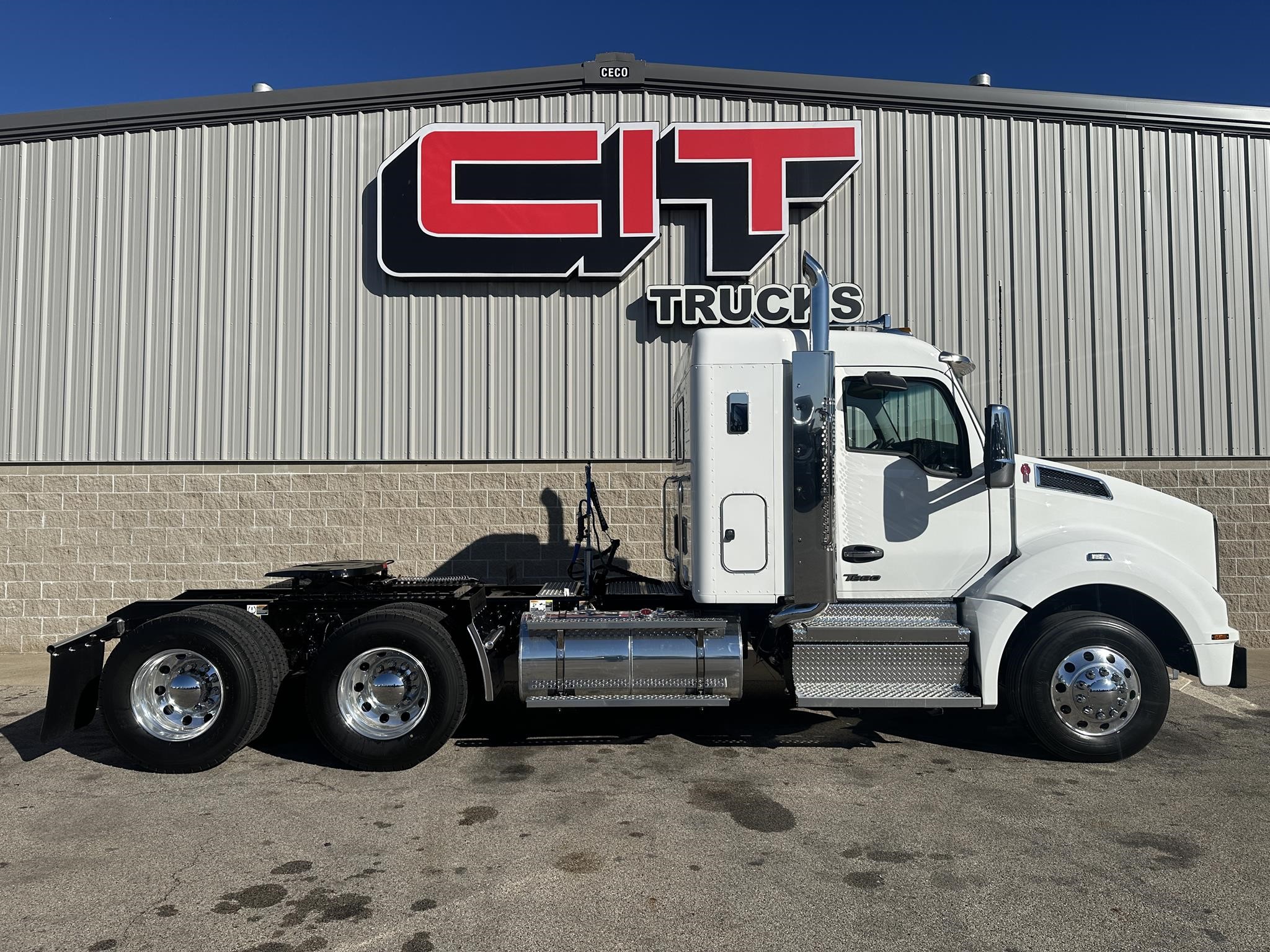 2026 Kenworth T880 - image 4