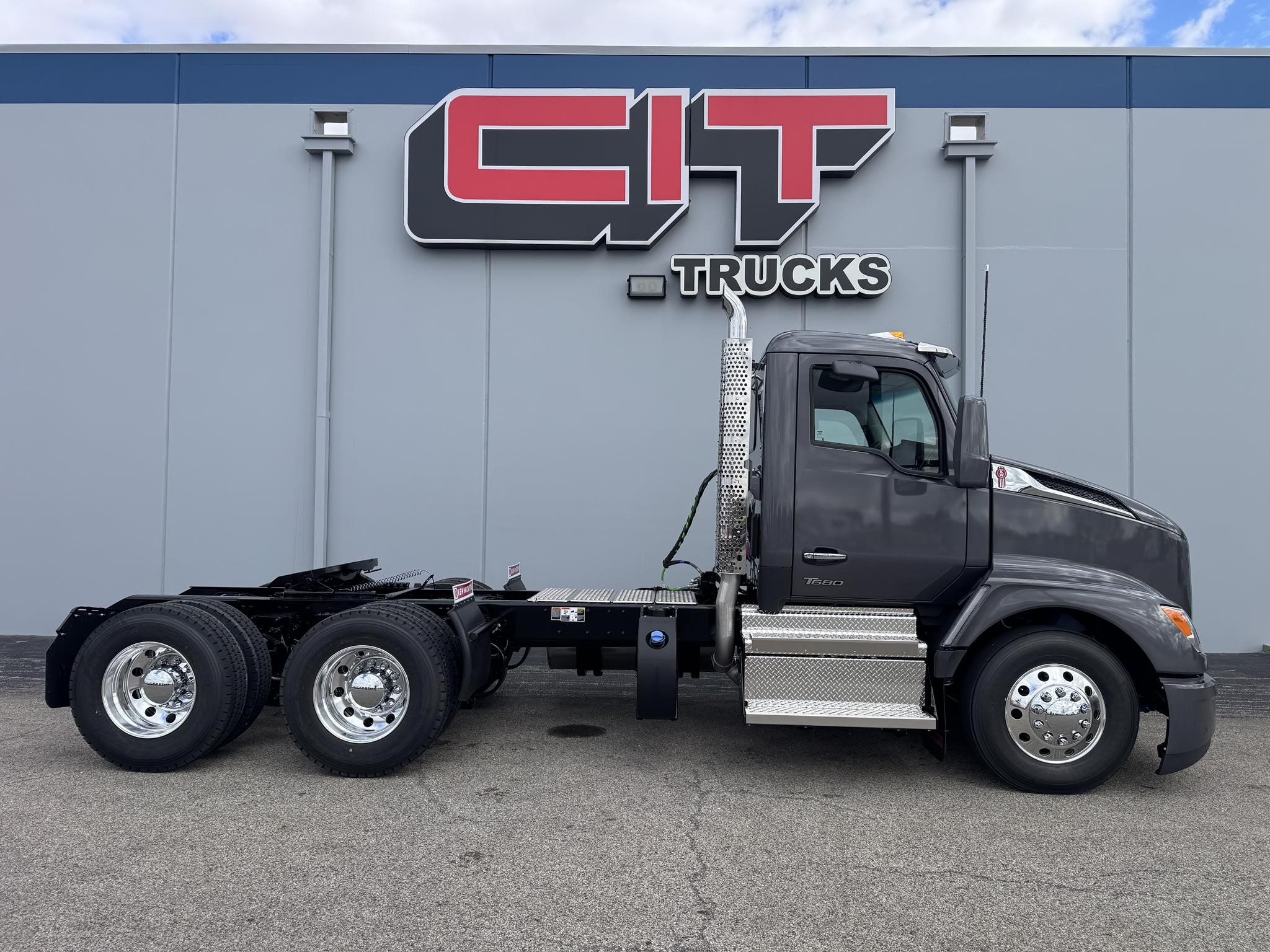 2026 Kenworth T680 - image 4