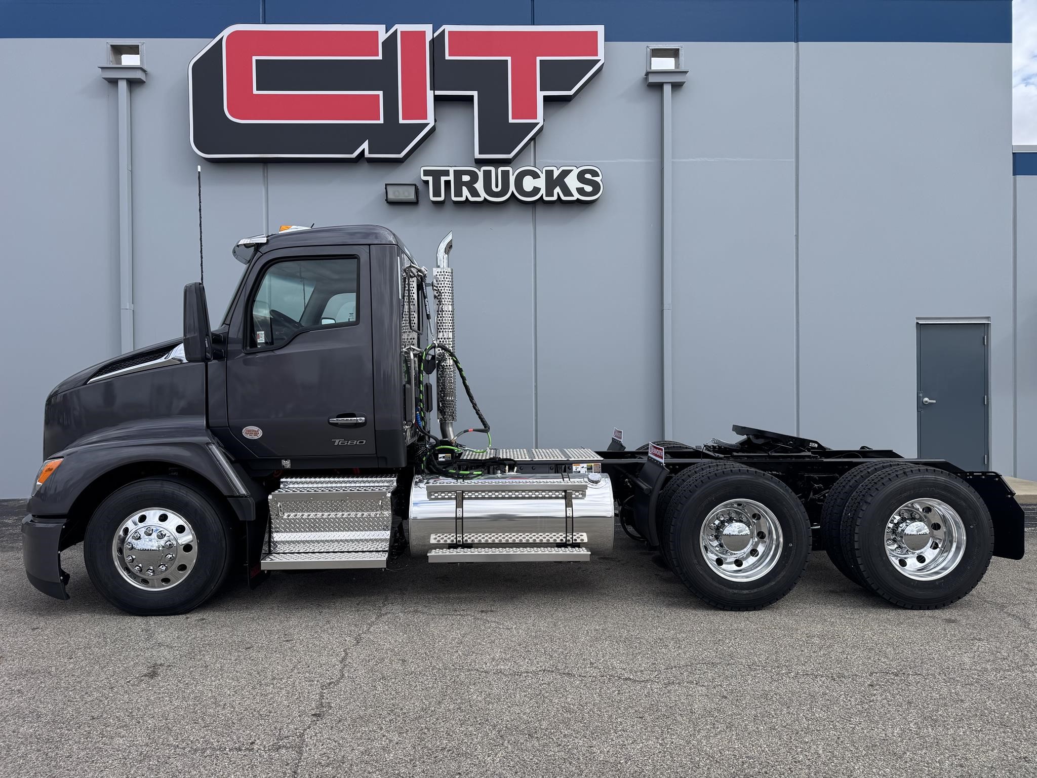 2026 Kenworth T680 - image 6