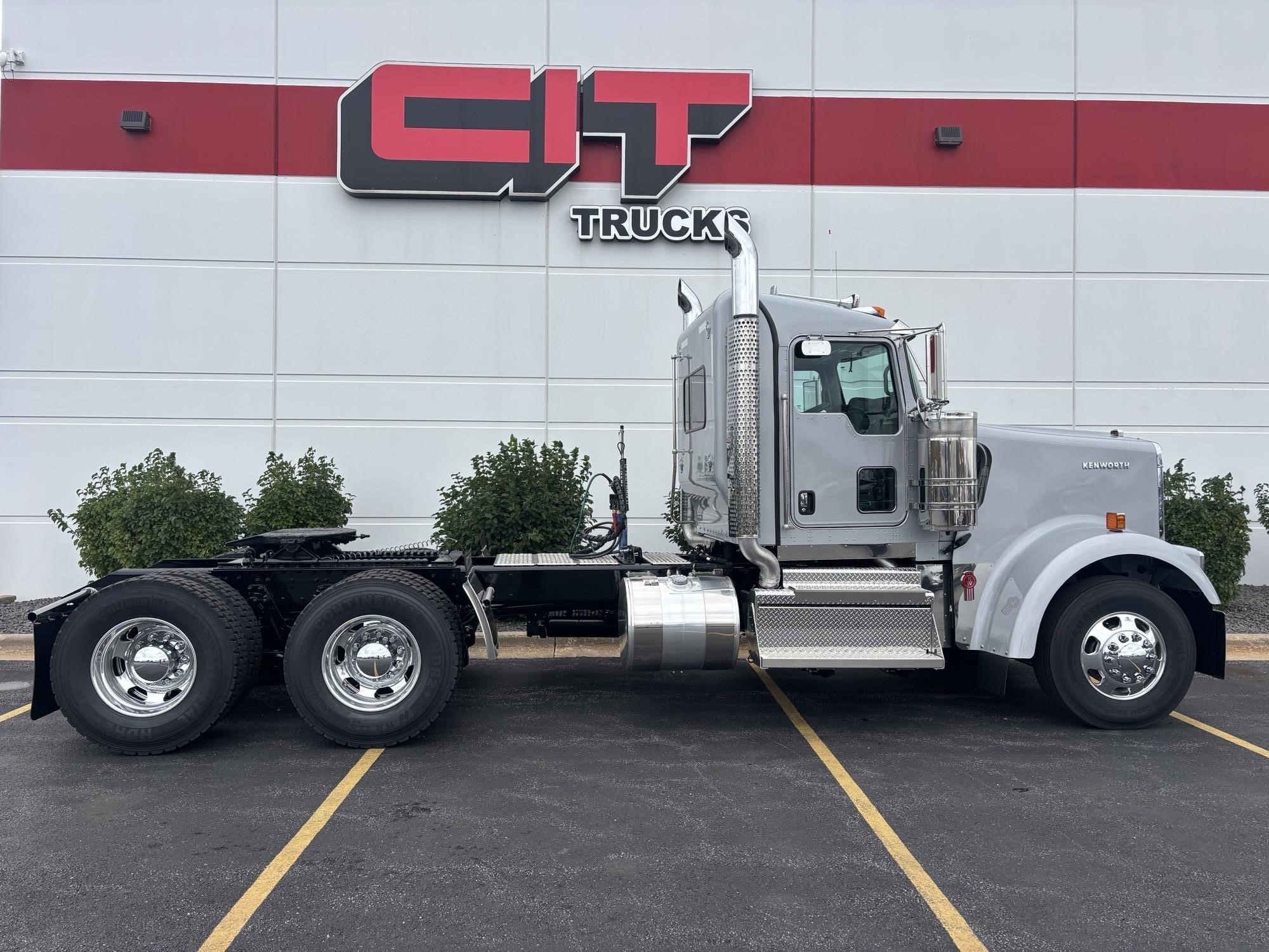 2026 Kenworth W900 - image 5