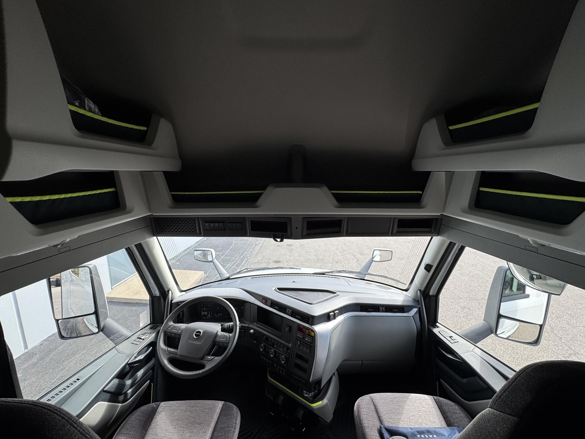 2026 VOLVO VNL64T860 - image 6 of 6