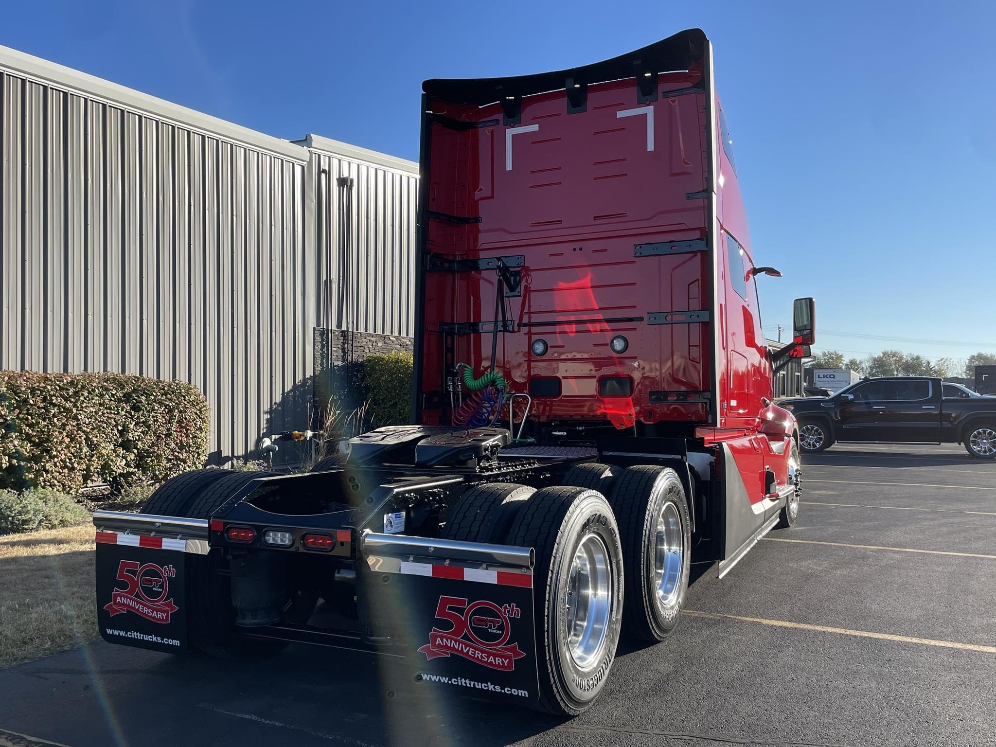 2026 VOLVO VNL64T860 - image 5 of 6