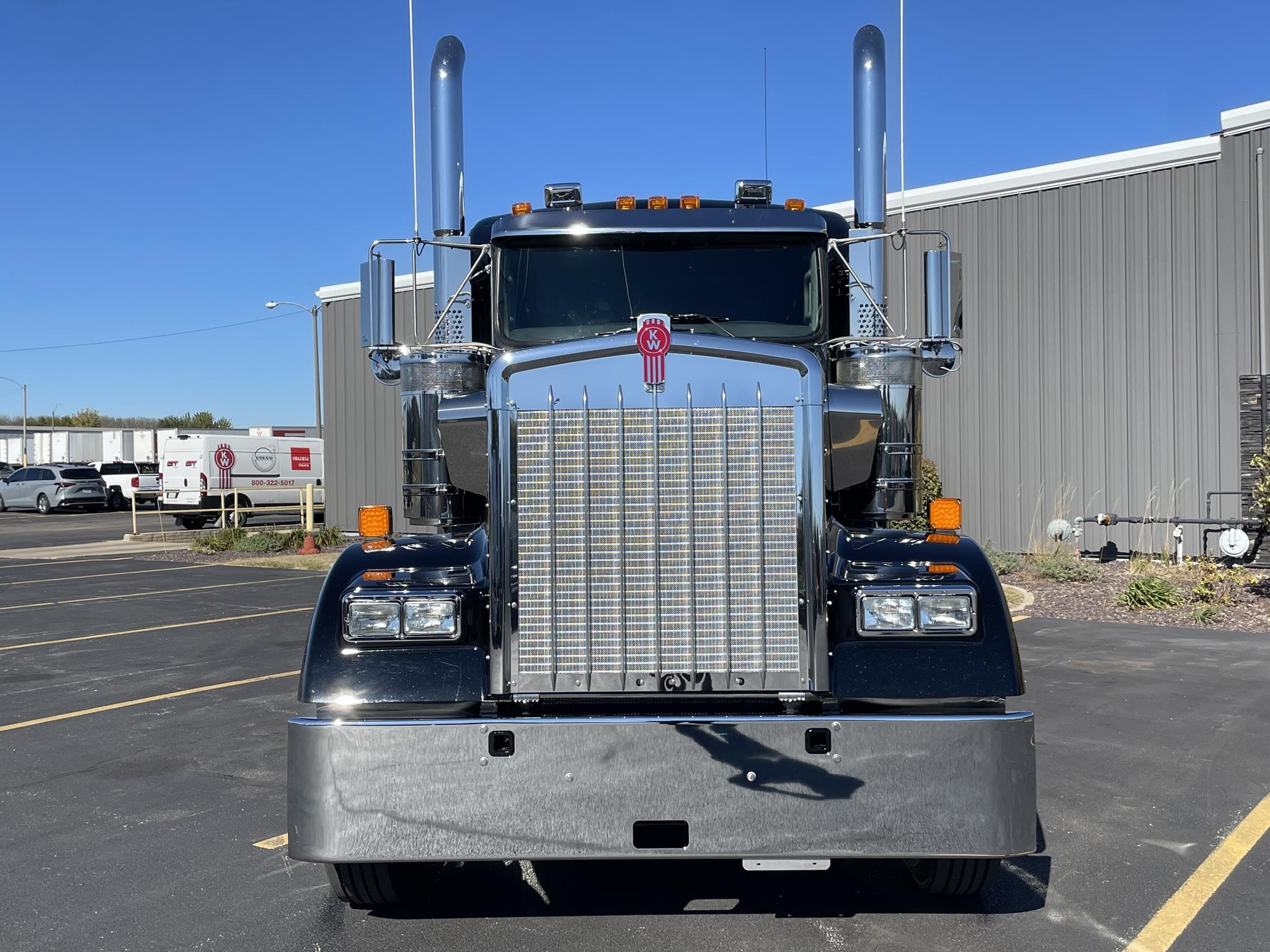 2026 Kenworth W900 - image 2