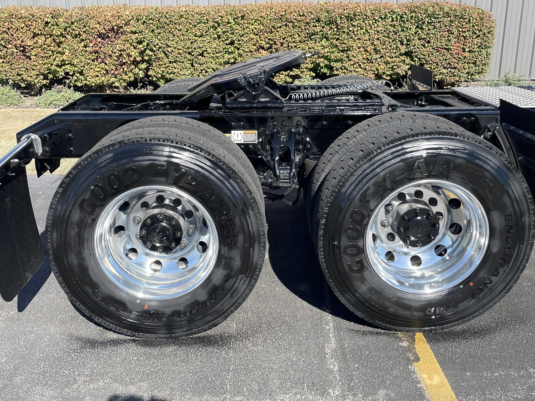 2026 Kenworth W900 - image 6