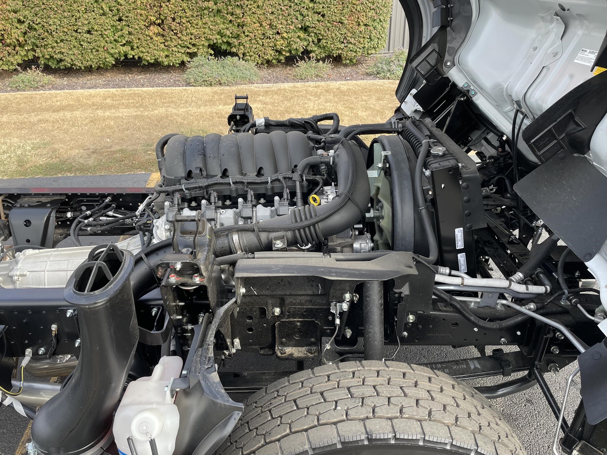 2025 Isuzu NPR - image 5