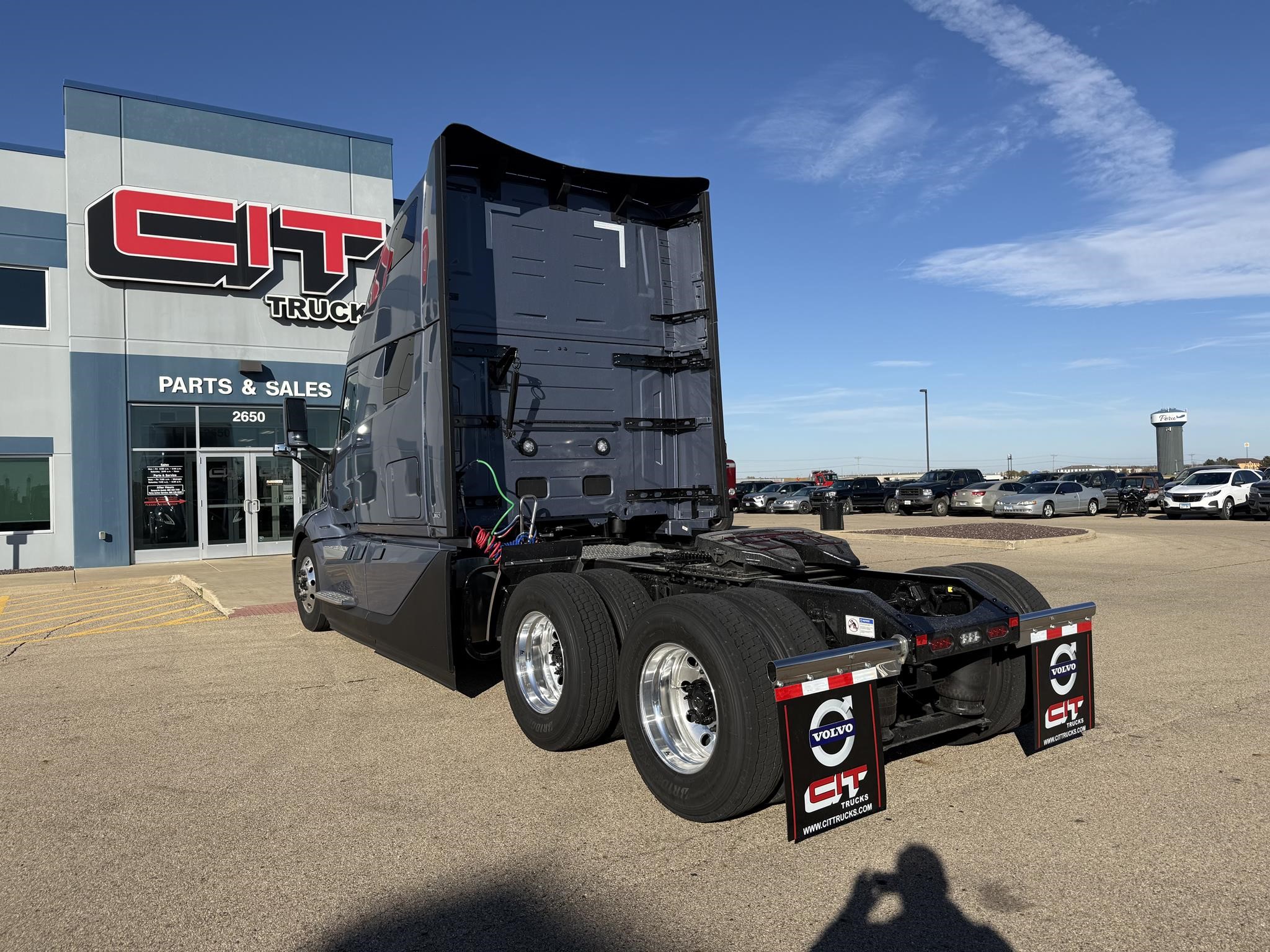 2026 VOLVO VNL64T860 - image 5 of 6