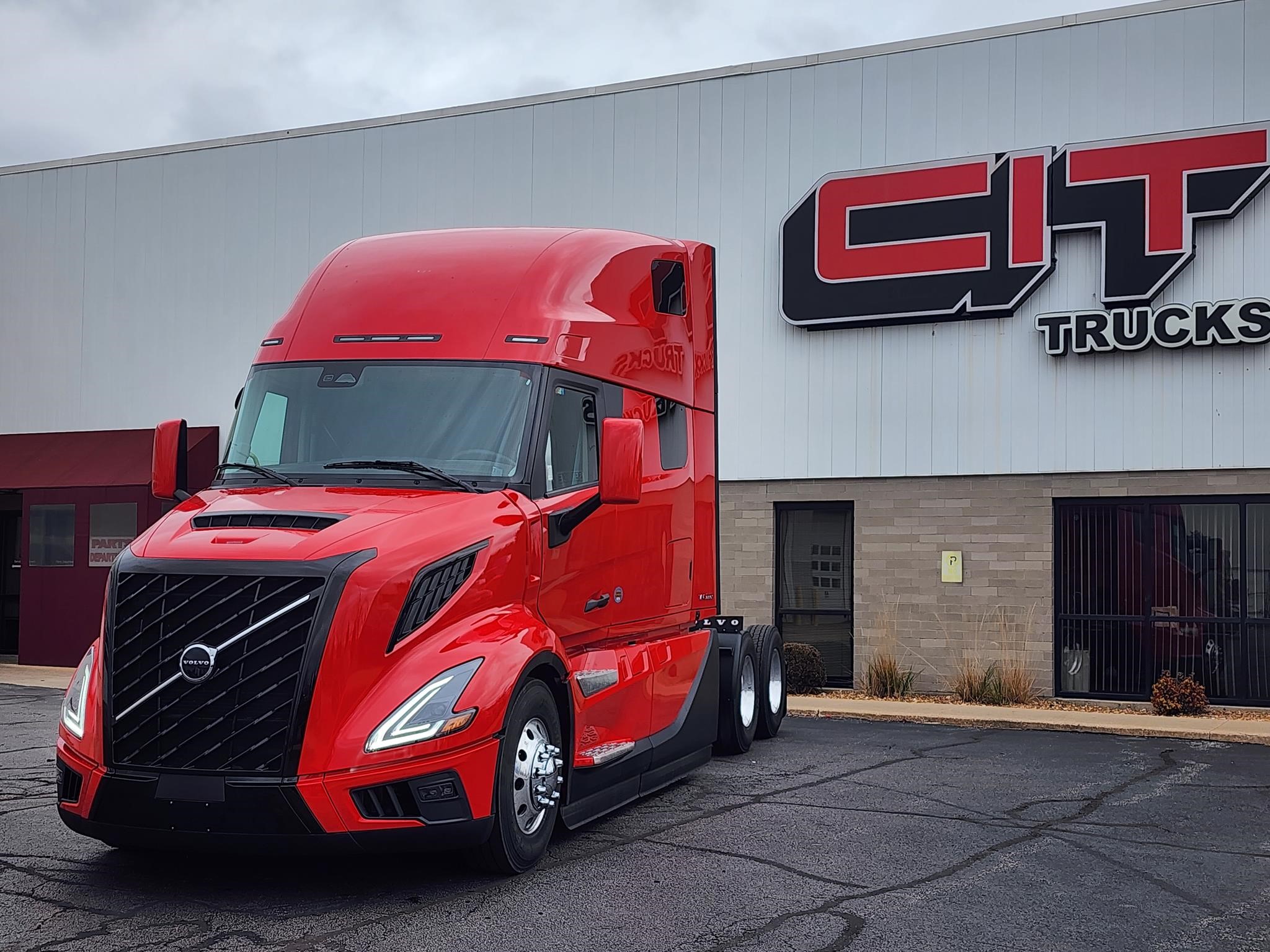 2026 VOLVO VNL64T860 - image 1 of 6